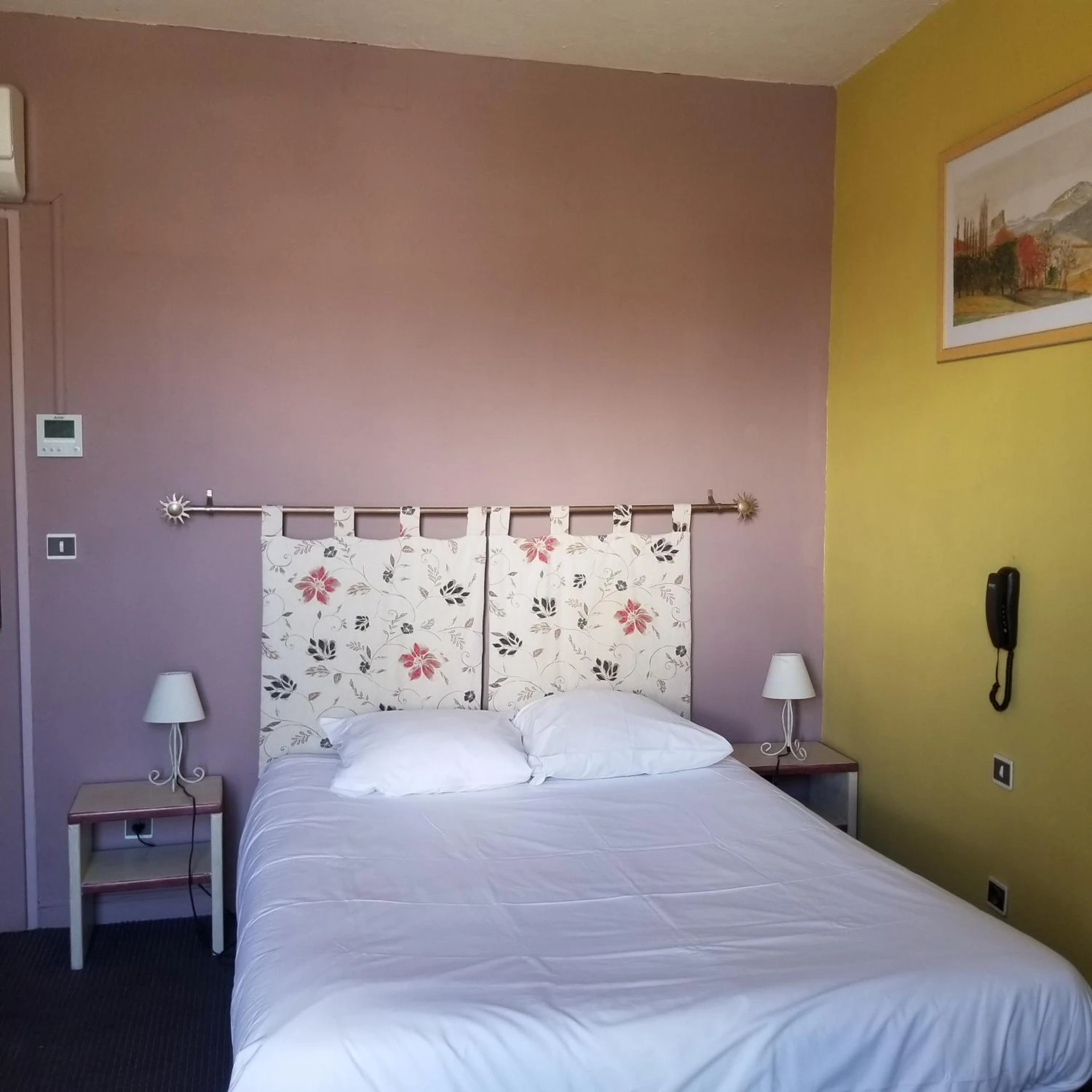 Chambre disponible pour un séminaire d'entreprise à Logis hôtel du terreau - Manosque