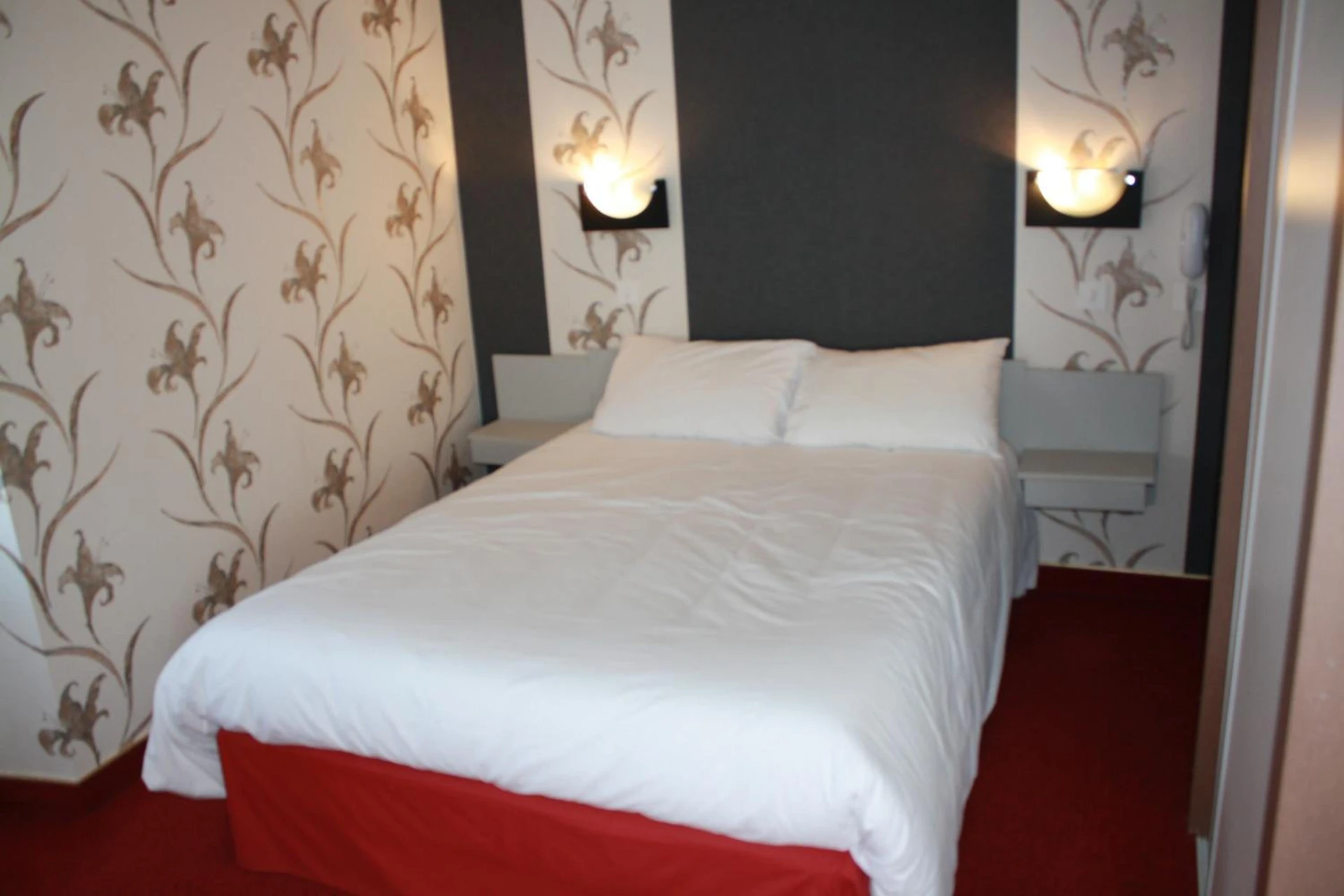Chambre disponible pour un séminaire d'entreprise à Hotel du Touring - Saint-Céré