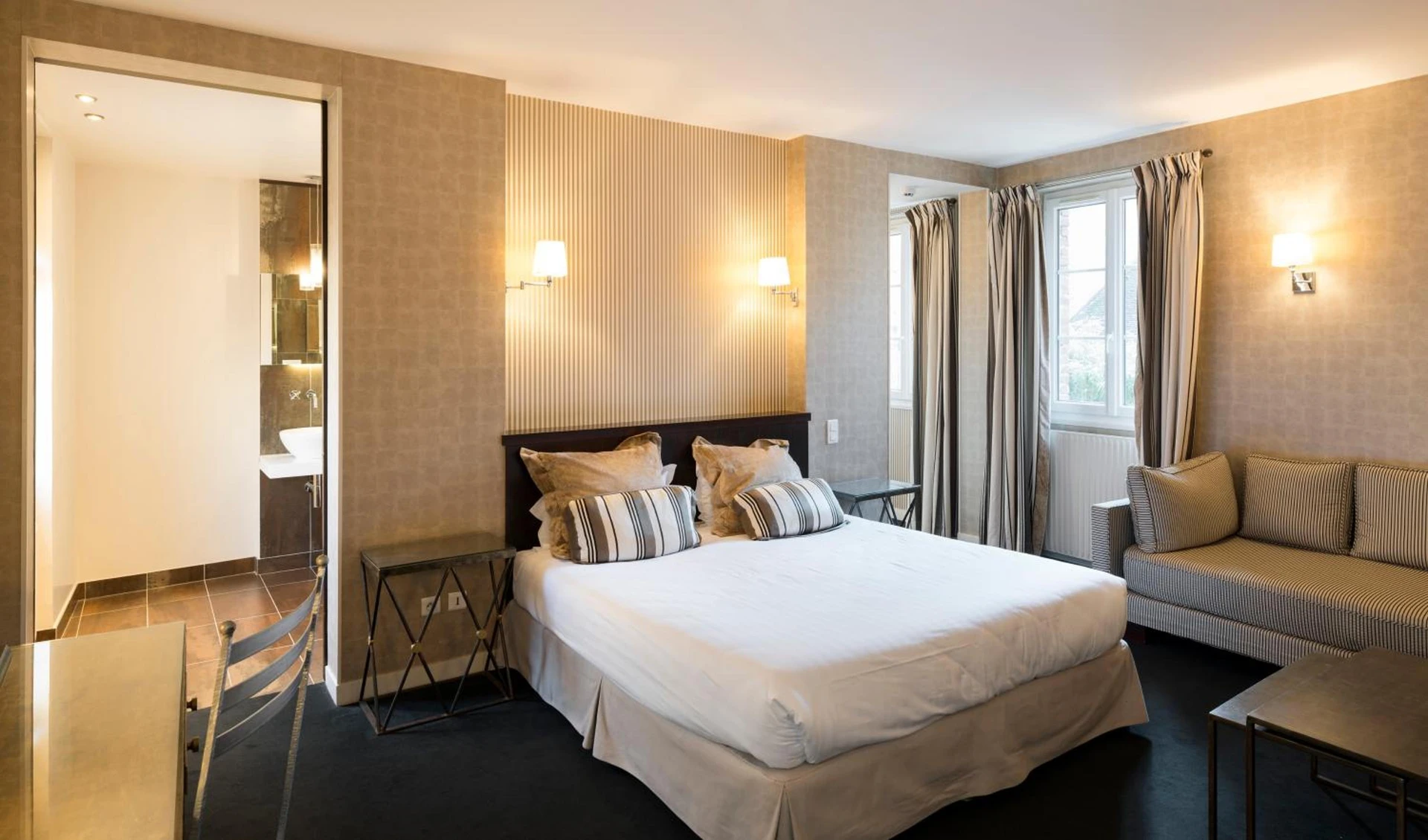 Chambre disponible pour un séminaire d'entreprise à Logis - Hôtel & Restaurant du Tribunal - Mortagne-au-Perche