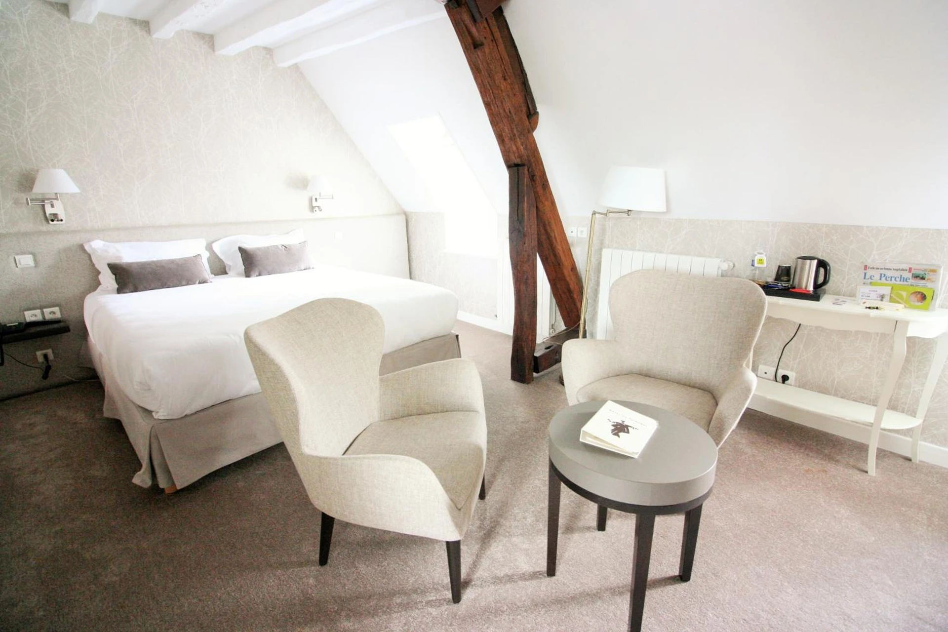 Chambre disponible pour un séminaire d'entreprise à Logis - Hôtel & Restaurant du Tribunal - Mortagne-au-Perche