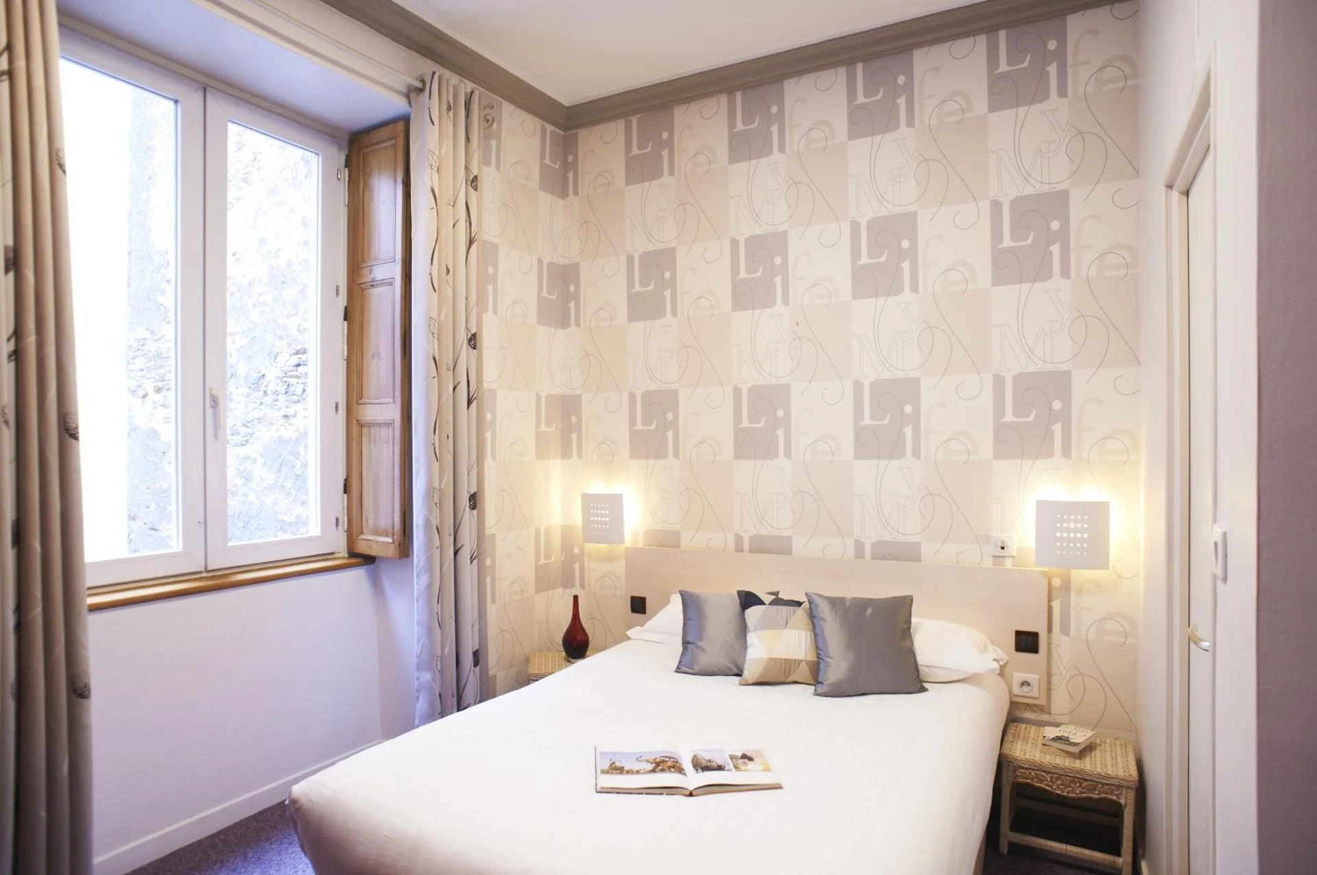 Chambre disponible pour un séminaire d'entreprise à Logis Hôtel Duquesne - Nantes