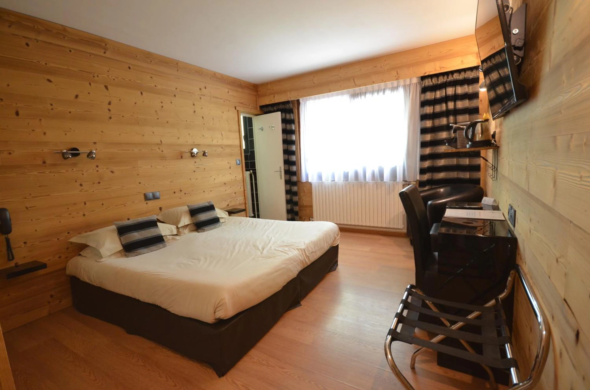 Chambre disponible pour un séminaire d'entreprise à Hôtel Edelweiss - Briançon