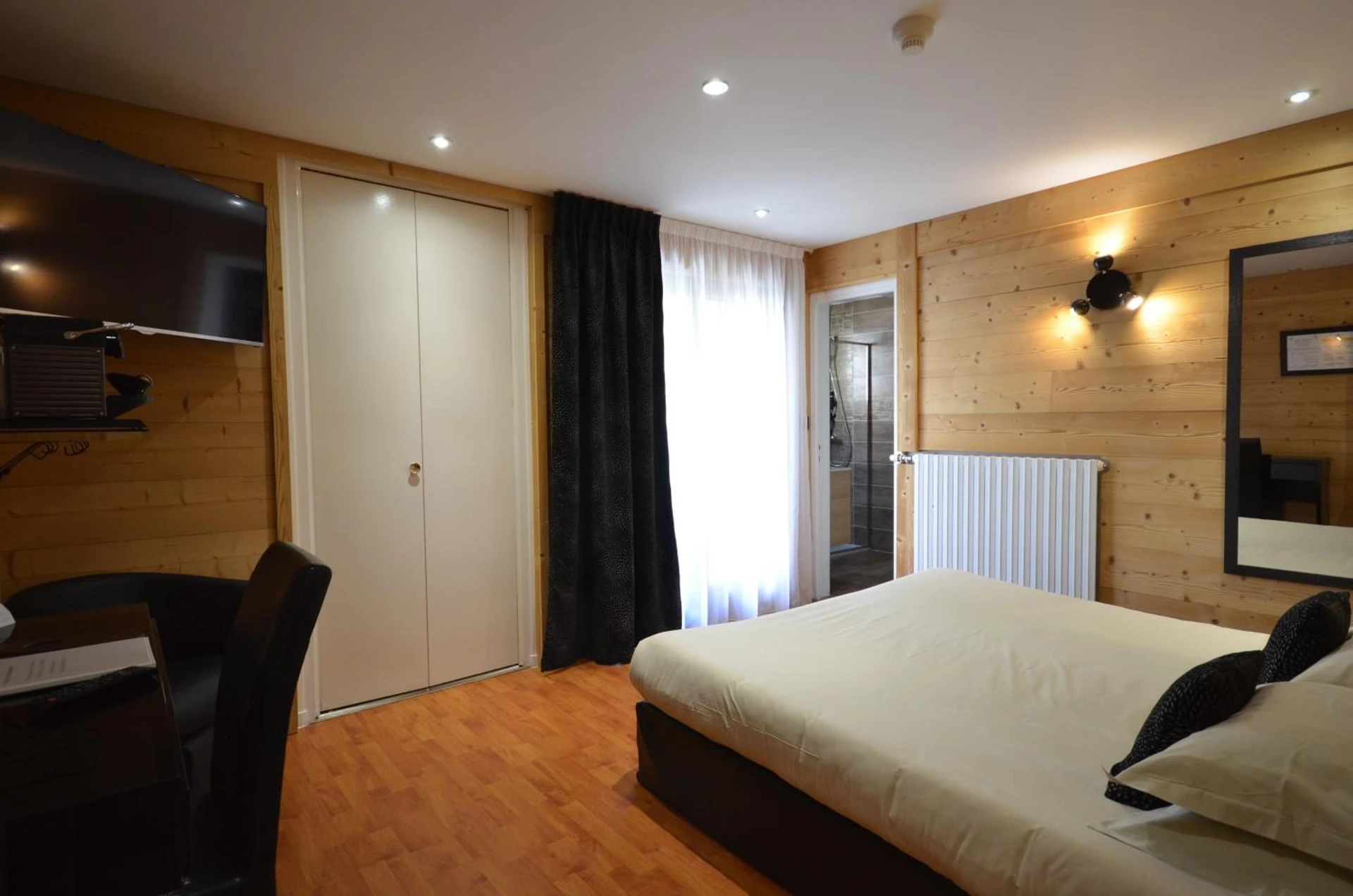 Chambre disponible pour un séminaire d'entreprise à Hôtel Edelweiss - Briançon