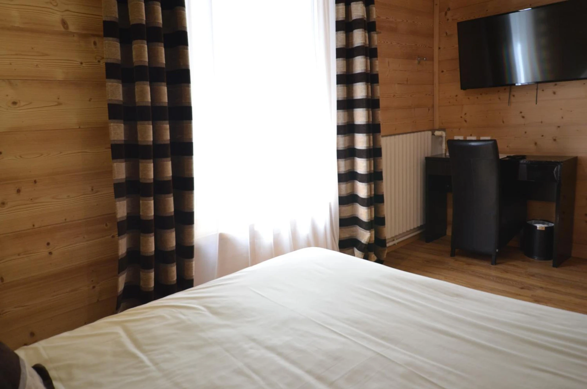 Magnifique chambre pour un séminaire d'entreprise à Hôtel Edelweiss - Briançon