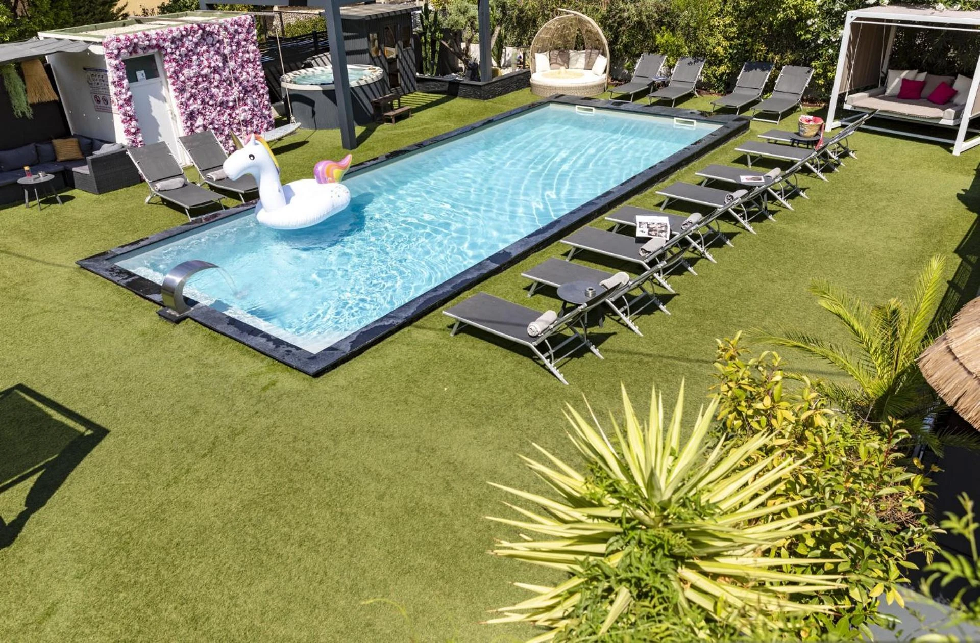 Organiser un séminaire d'entreprise : Hôtel Eden Cassis - parking privé à cassis