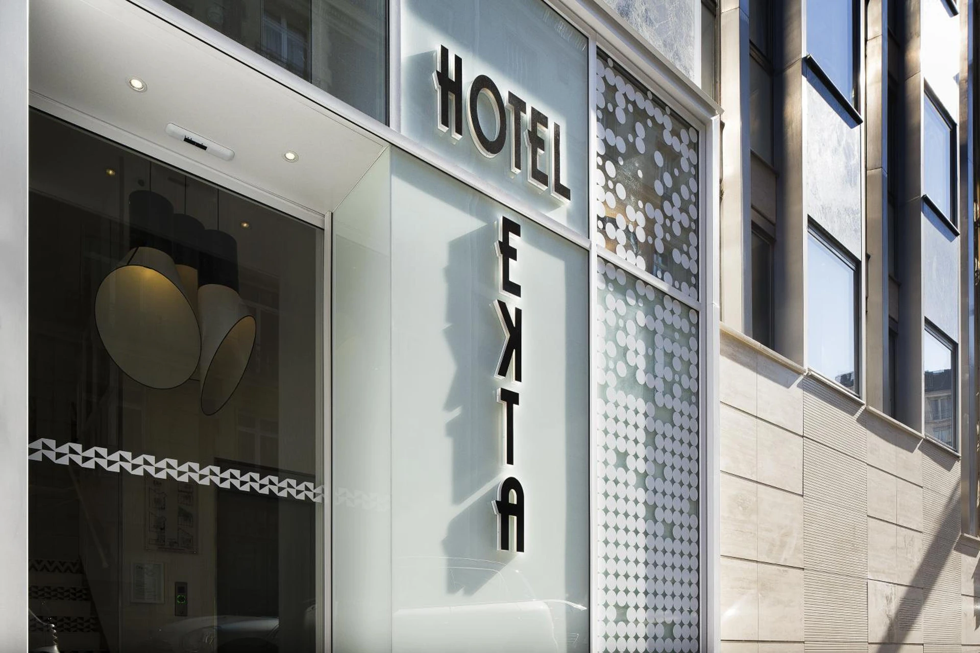 Salle de séminaire à Hotel Ekta Champs Elysées - Organiser un événement professionnel à Paris