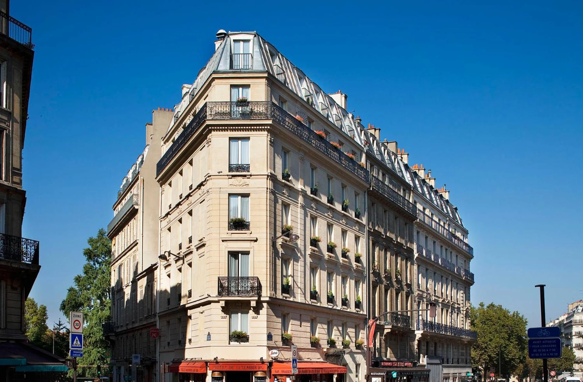 Chambre à Hotel Elysa-Luxembourg - Organiser un séminaire d'entreprise à Paris