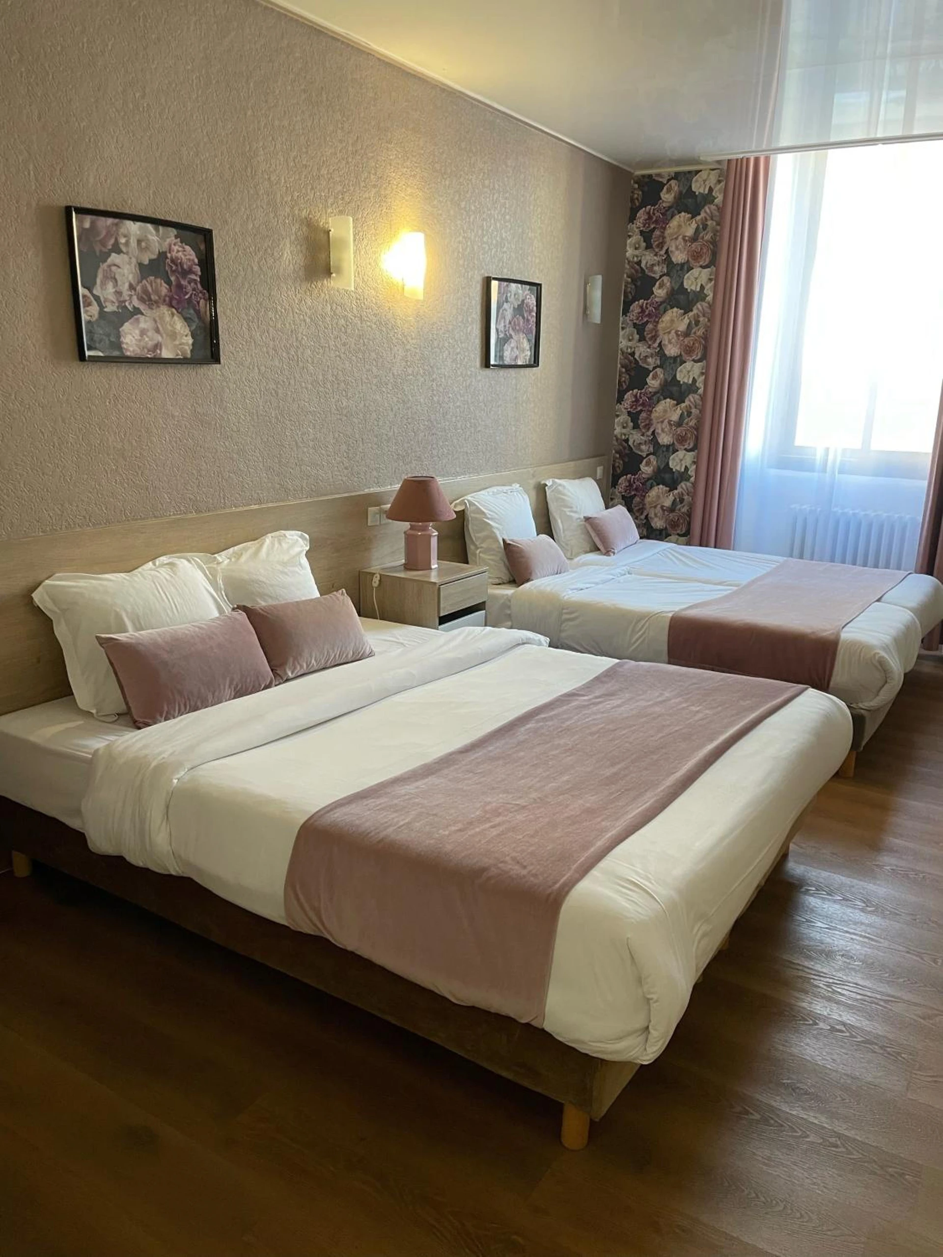 Chambre disponible pour un séminaire d'entreprise à Empire Hôtel - Nîmes