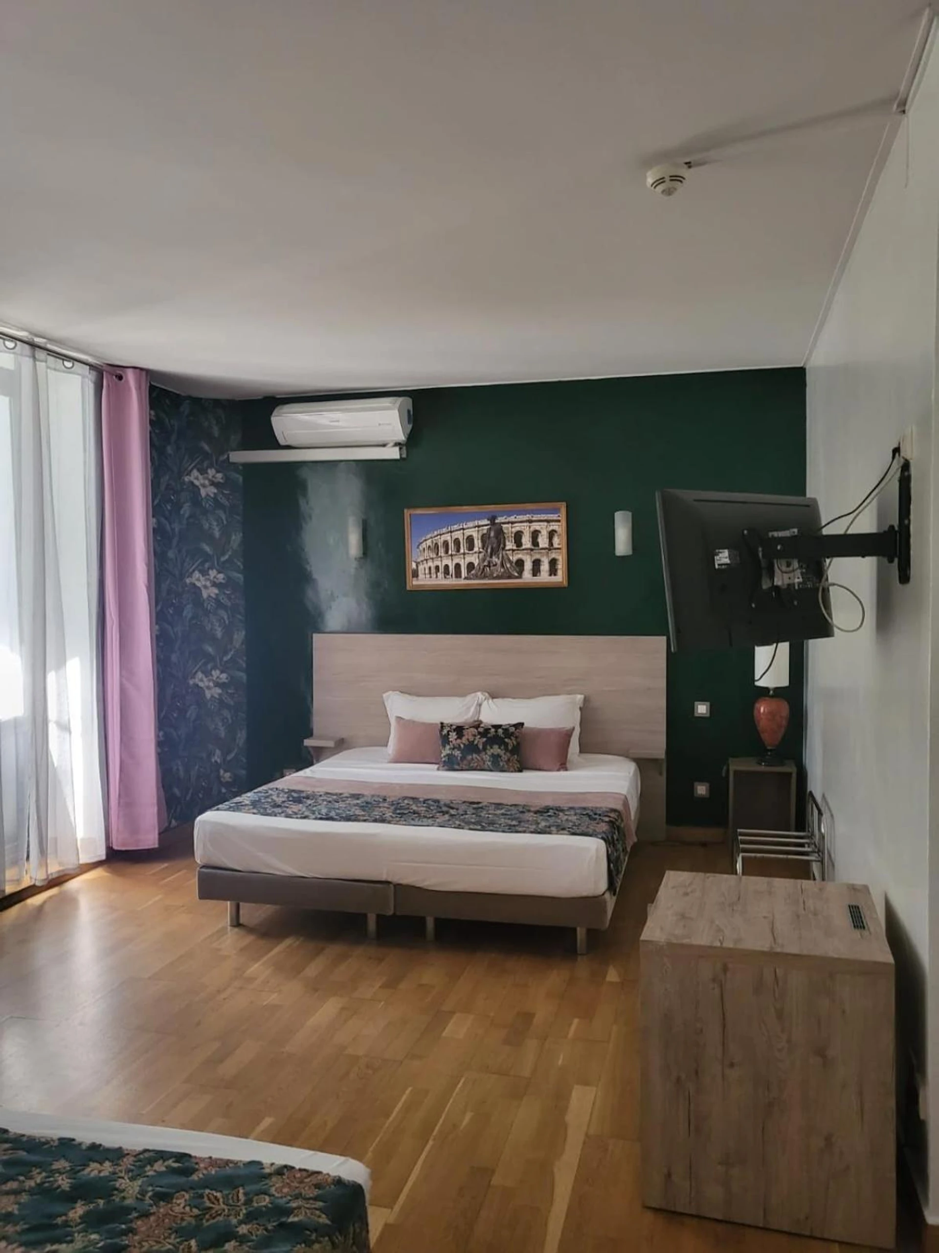 Chambre disponible pour un séminaire d'entreprise à Empire Hôtel - Nîmes