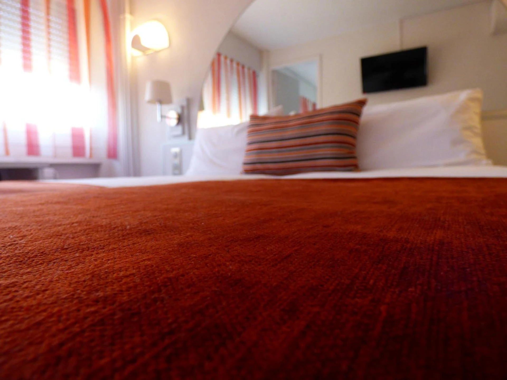 Chambre disponible pour un séminaire d'entreprise à Cit'Hotel Escatel - Mâcon