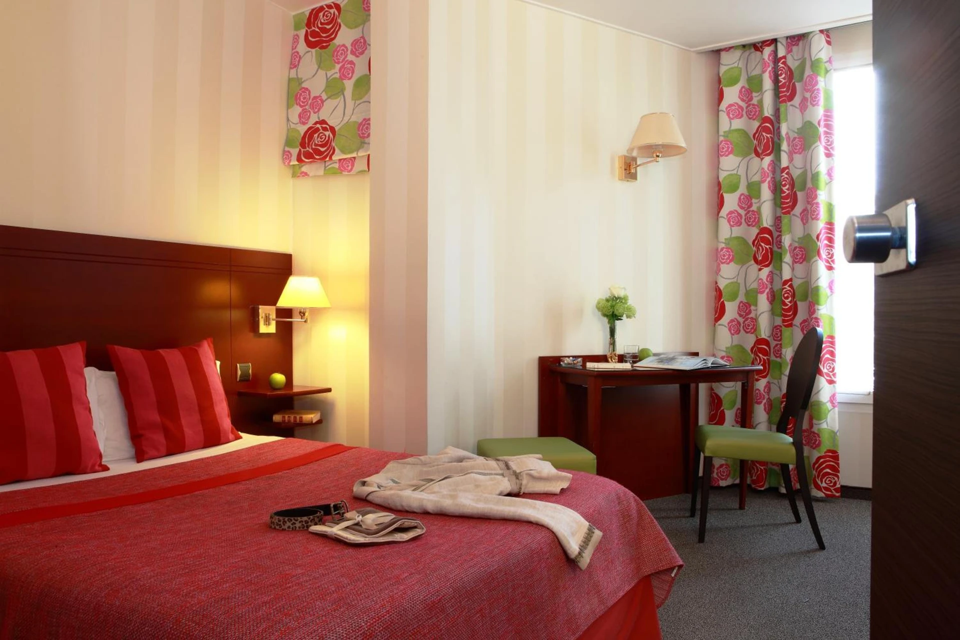 Chambre disponible pour un séminaire d'entreprise à Hotel Espace Champerret - Levallois-Perret