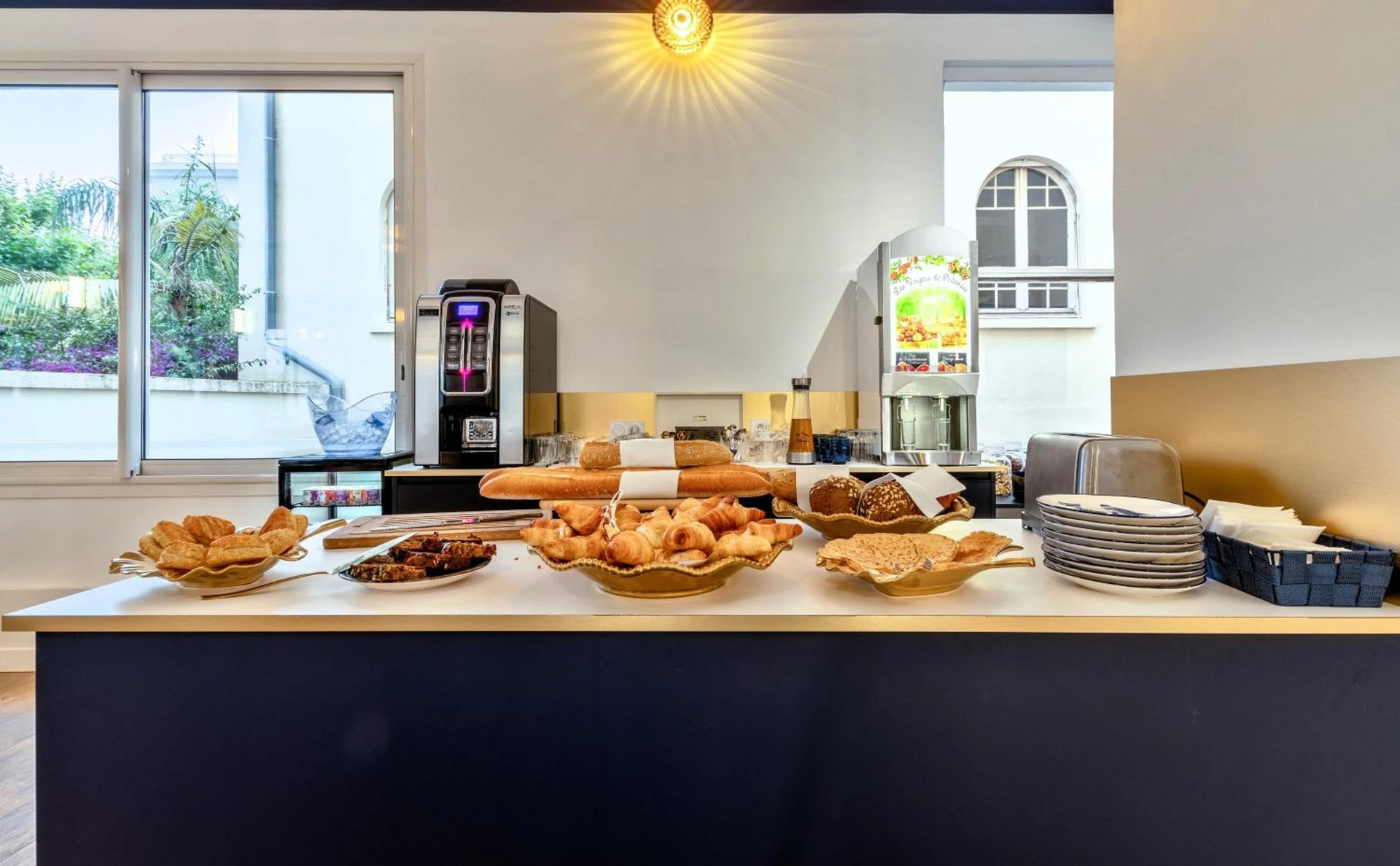 Ambiance de travail pour séminaire d'entreprise à Hotel Espadon bleu - Le Lavandou