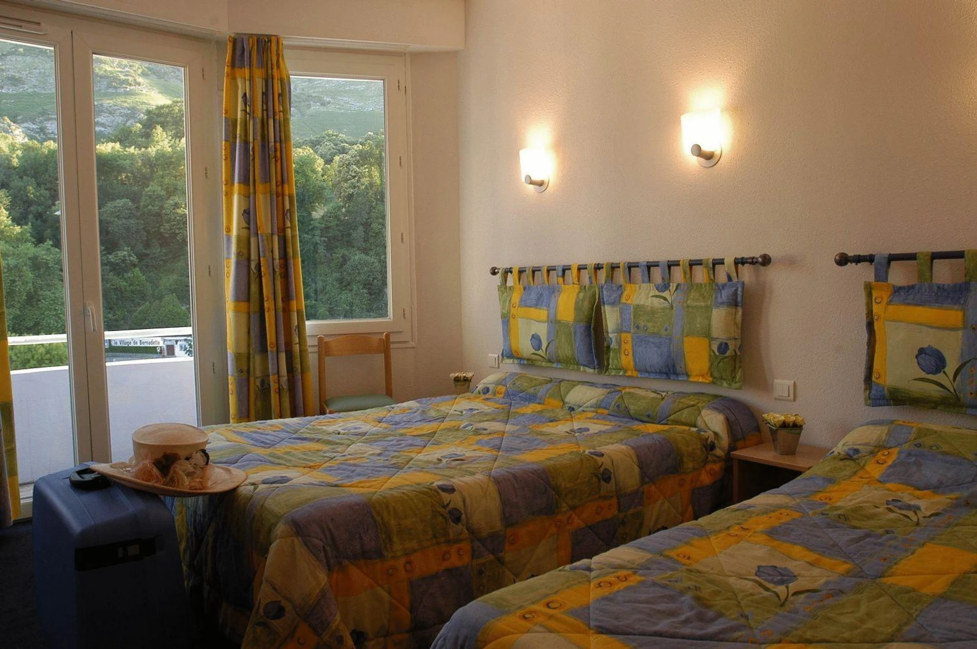 Chambre disponible pour un séminaire d'entreprise à Hôtel Esplanade Eden - Lourdes
