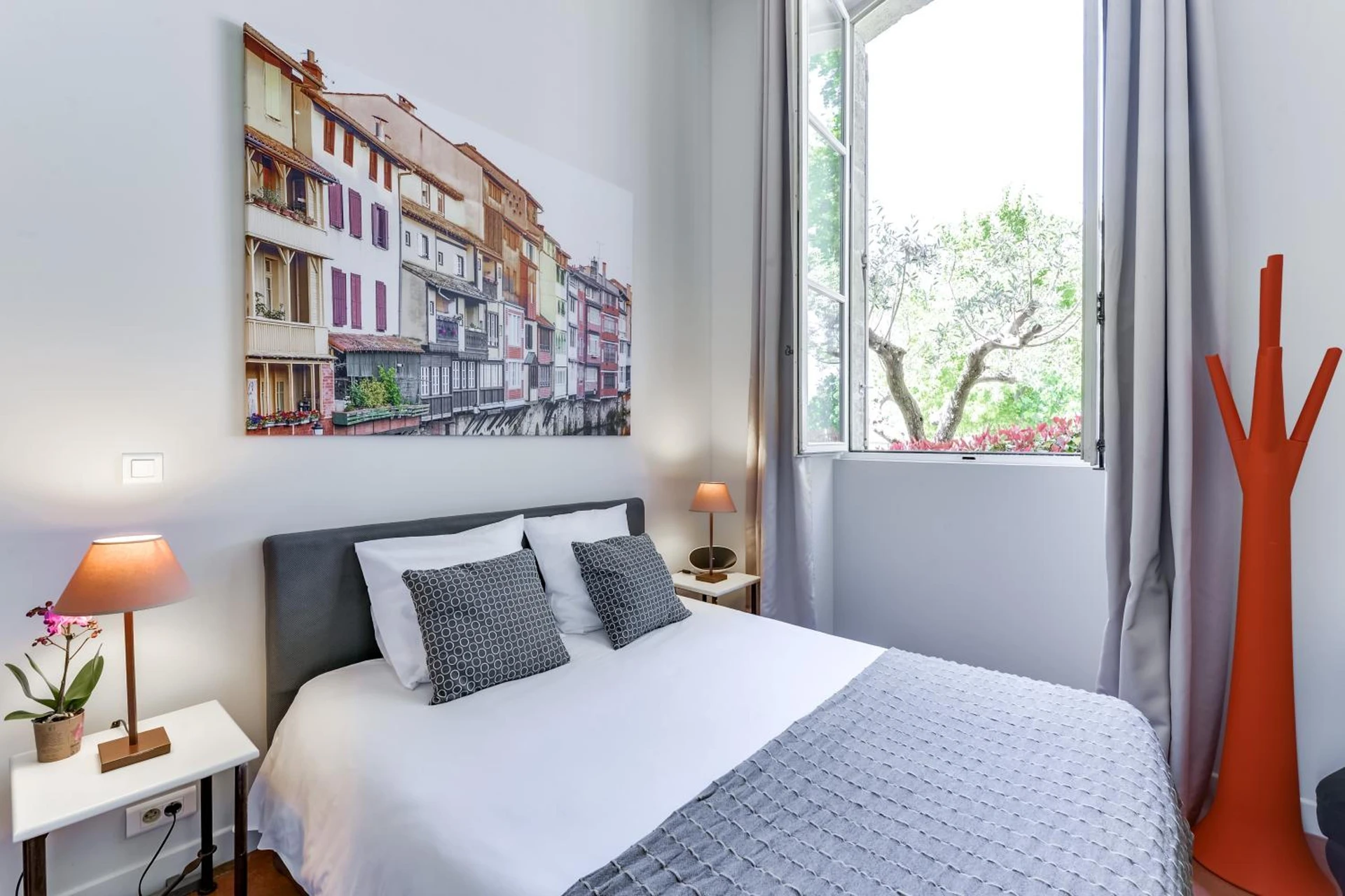 Chambre disponible pour un séminaire d'entreprise à Hotel Estelou - Sommières
