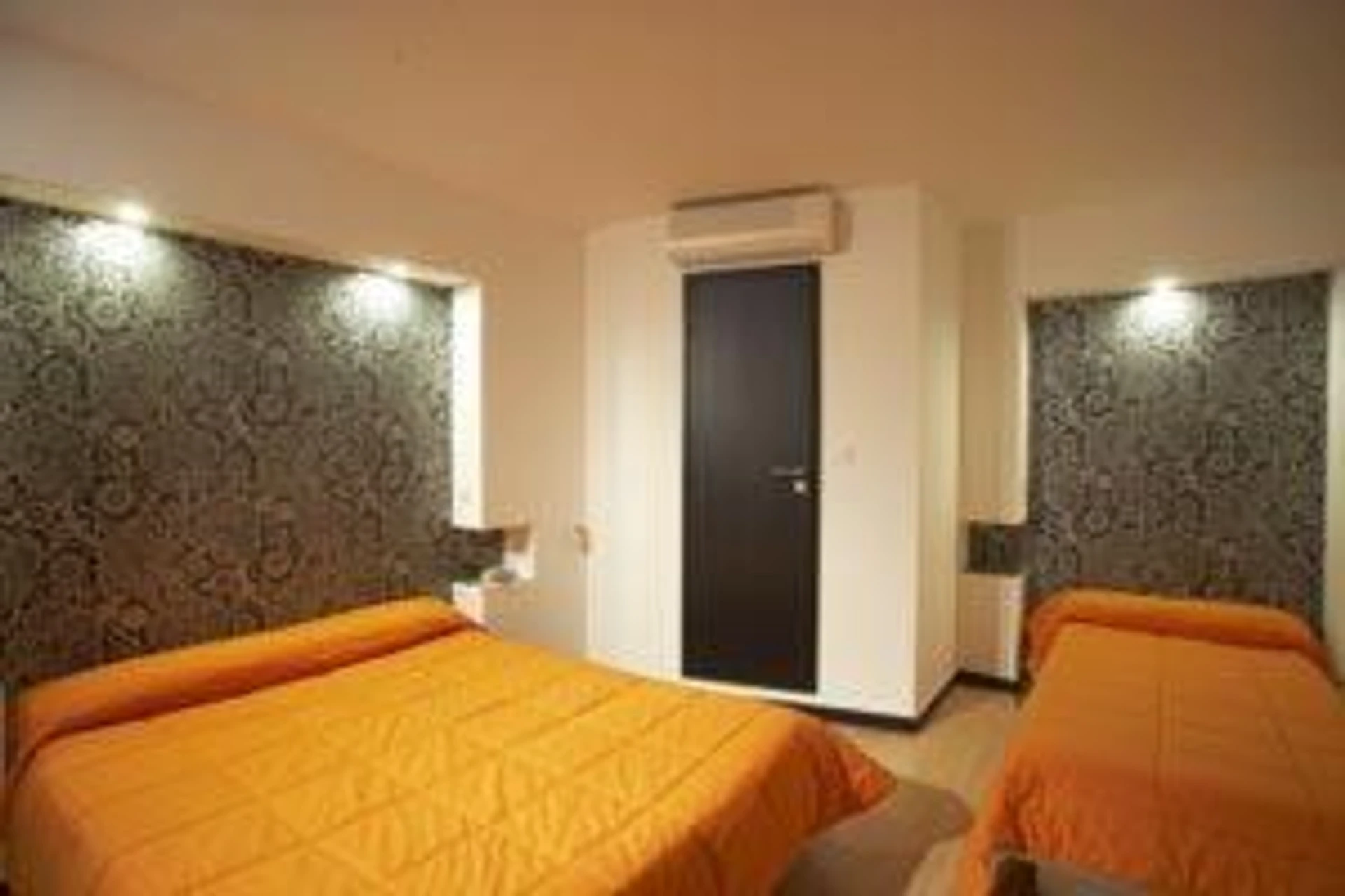 Chambre disponible pour un séminaire d'entreprise à Hôtel Evan - Lempdes sur Allagnon