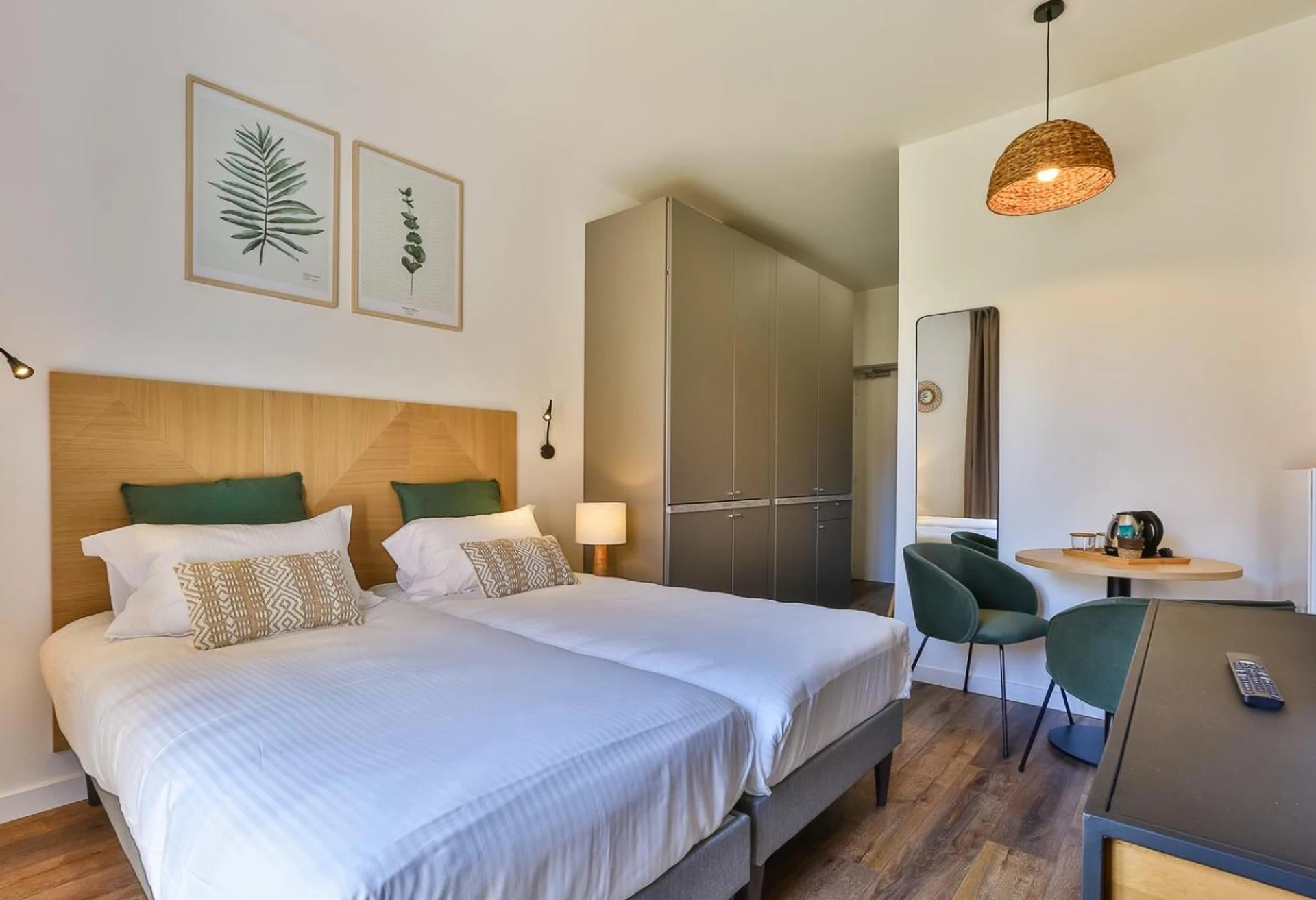 Chambre disponible pour un séminaire d'entreprise à Hôtel & Spa FACE À LA MER - Merville-Franceville-Plage