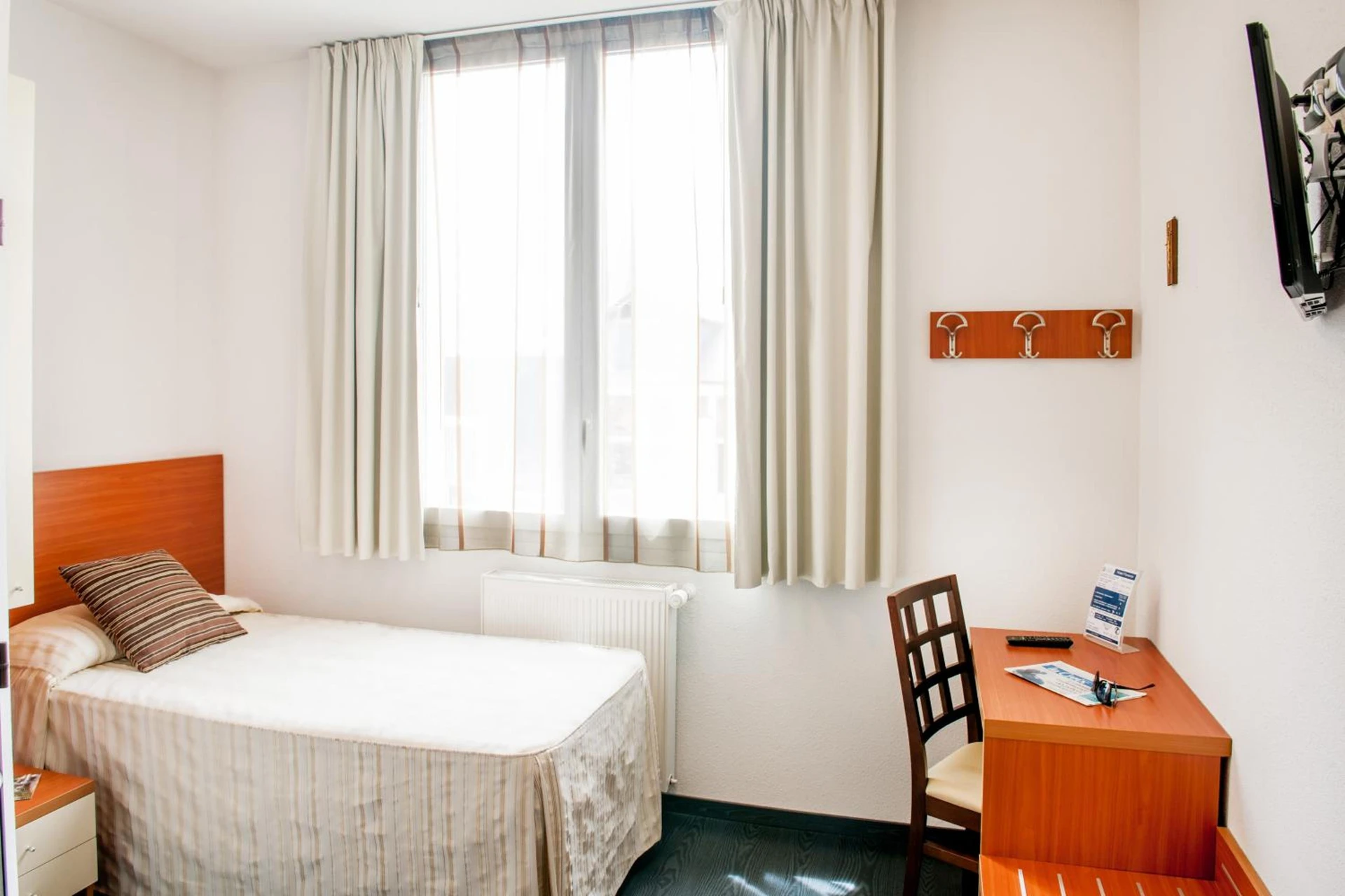 Chambre disponible pour un séminaire d'entreprise à Hotel Florence - Lourdes