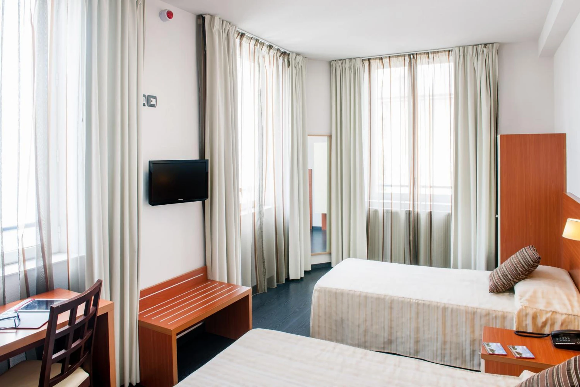 Chambre disponible pour un séminaire d'entreprise à Hotel Florence - Lourdes