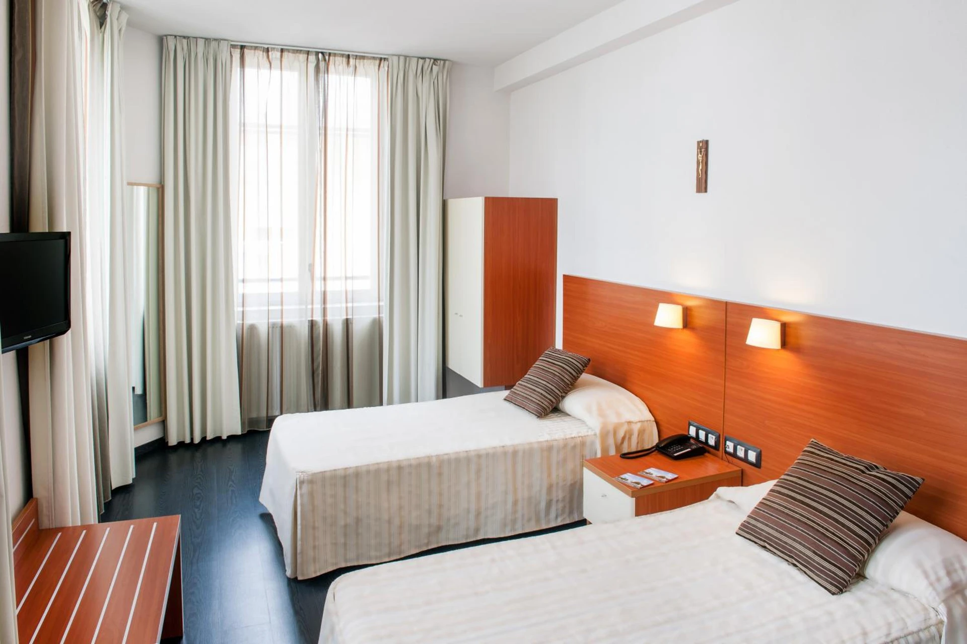 Chambre disponible pour un séminaire d'entreprise à Hotel Florence - Lourdes