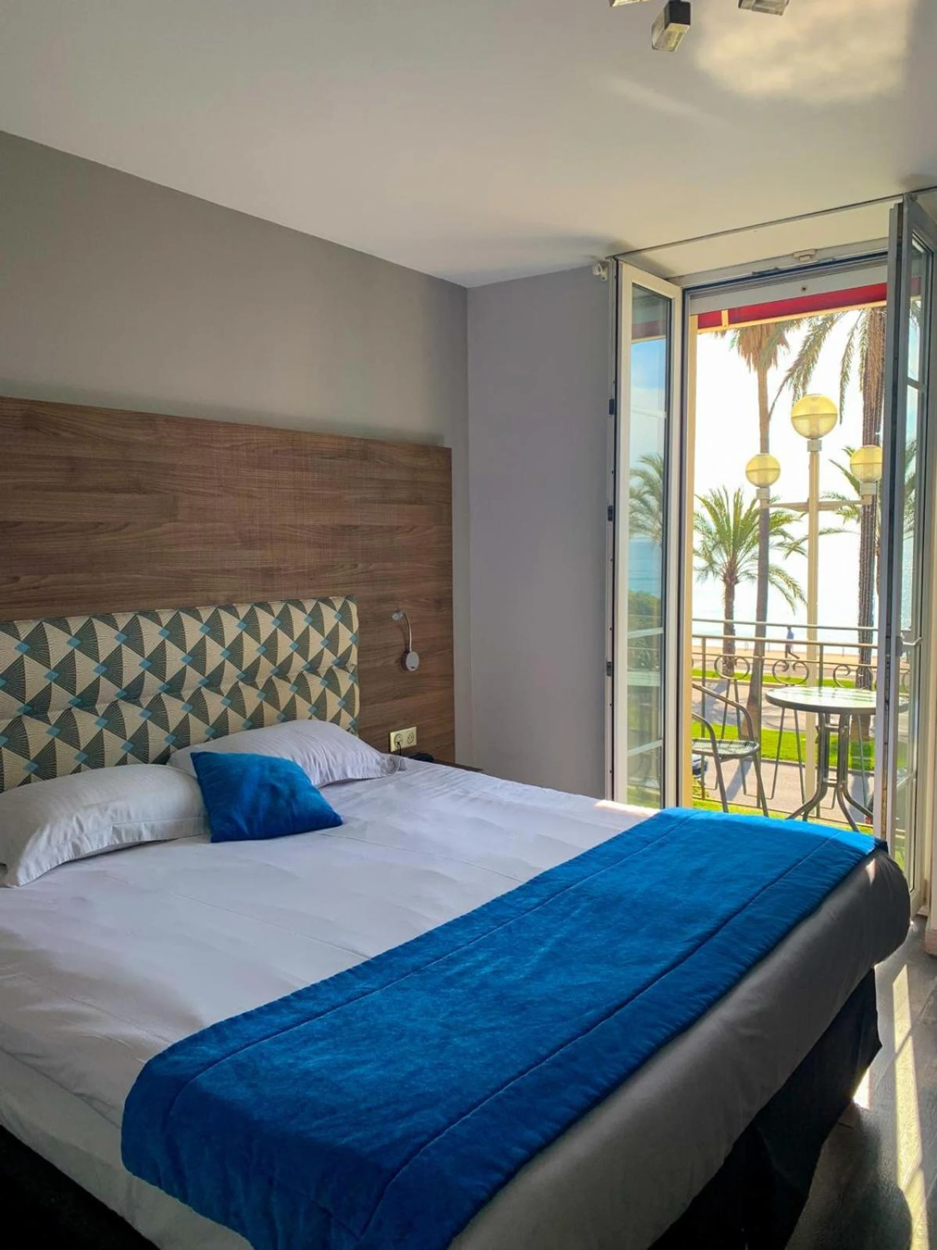 Chambre disponible pour un séminaire d'entreprise à Hotel Flots d'Azur - Nice