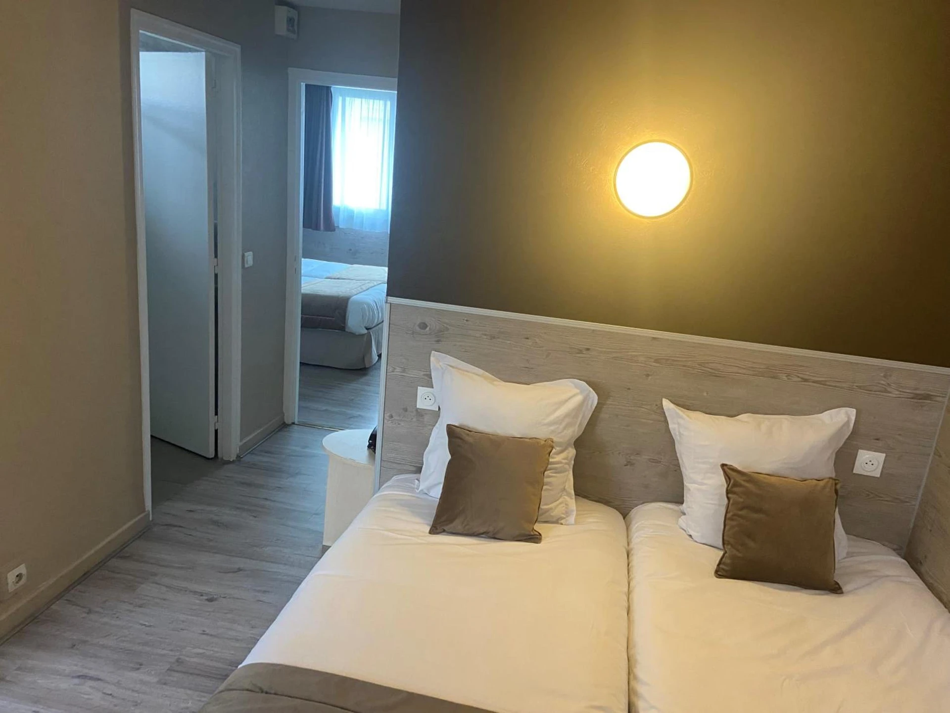 Chambre disponible pour un séminaire d'entreprise à Contact Hôtel Foch - Besançon