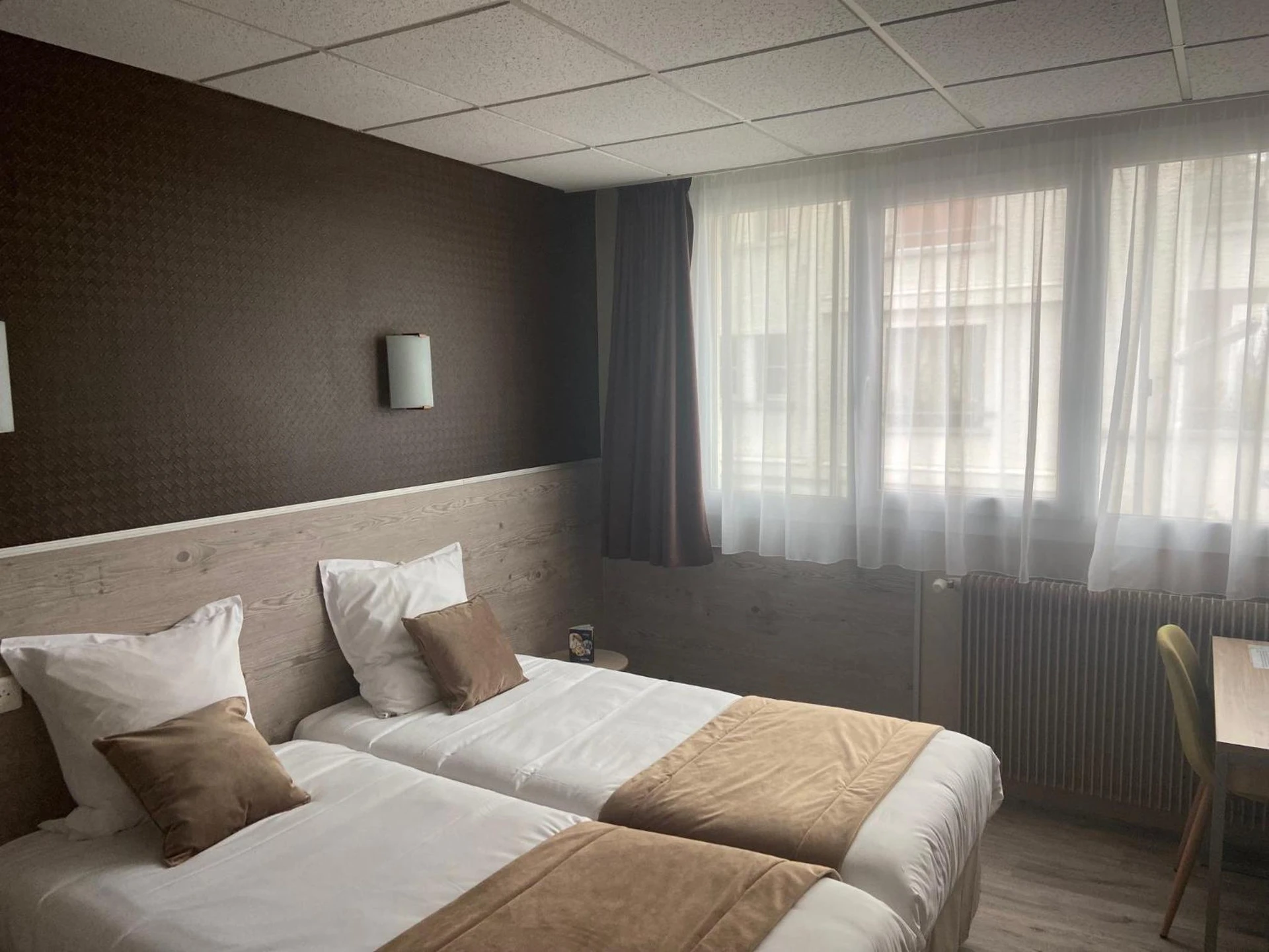 Chambre disponible pour un séminaire d'entreprise à Contact Hôtel Foch - Besançon