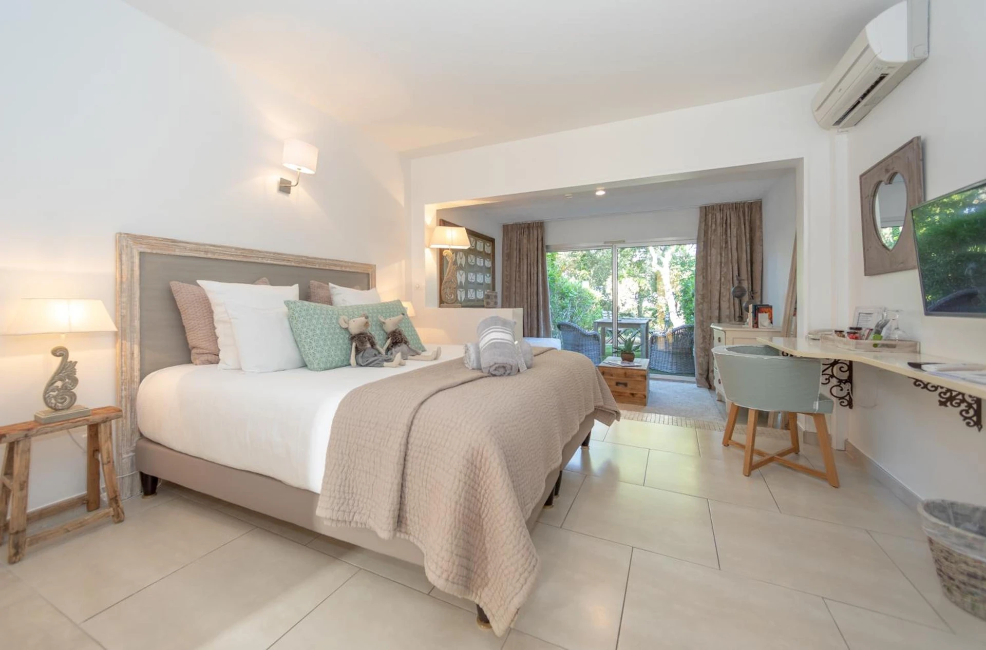 Chambre disponible pour un séminaire d'entreprise à Hôtel Font Mourier - Cogolin