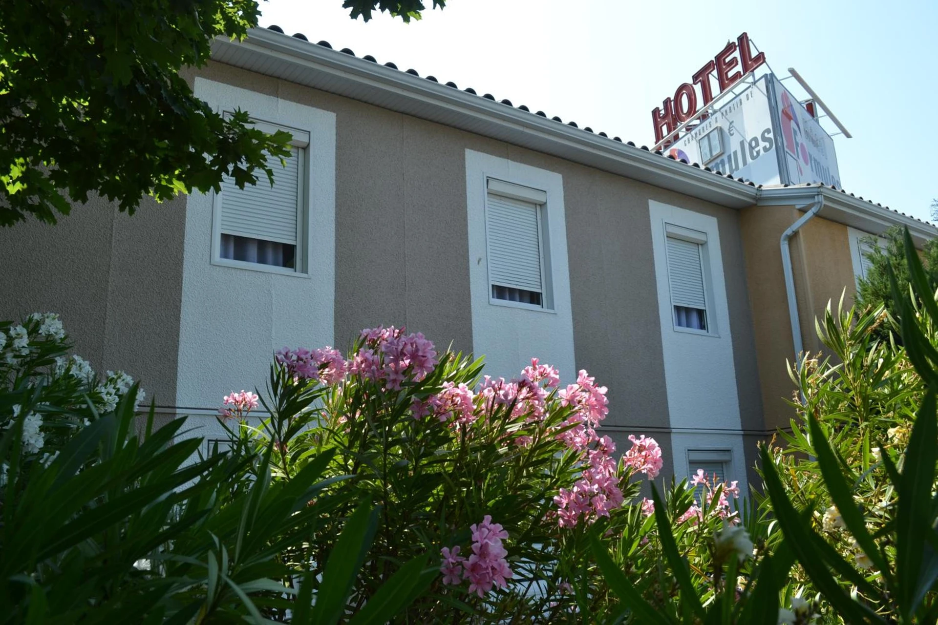 Organiser un séminaire d'entreprise : Hotel Formule Club à cenon