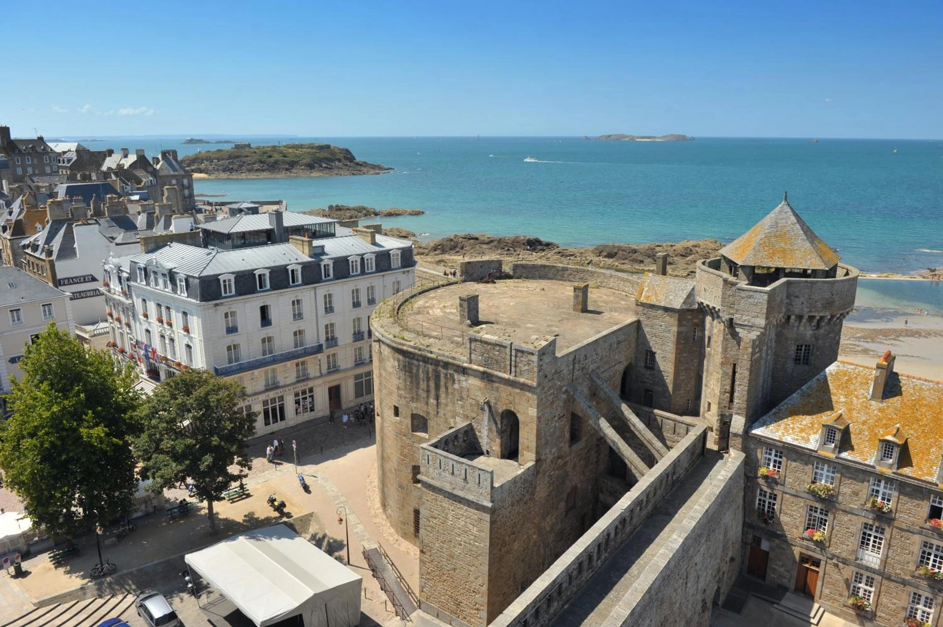 Chambre à Hôtel France et Chateaubriand - Organiser un séminaire d'entreprise à Saint-Malo