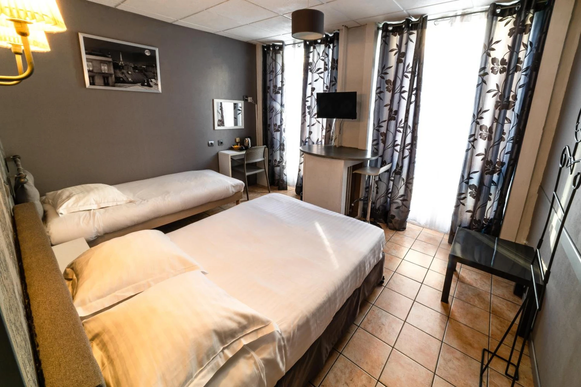 Chambre disponible pour un séminaire d'entreprise à Hôtel Furania - Saint-Étienne