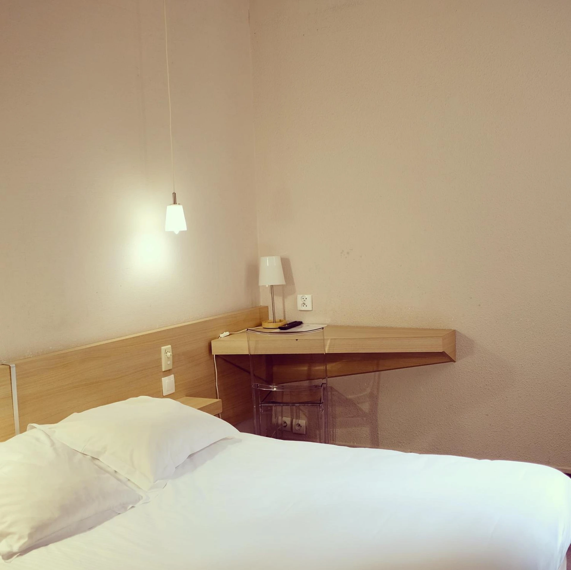 Chambre disponible pour un séminaire d'entreprise à Hotel Gambetta - Bordeaux