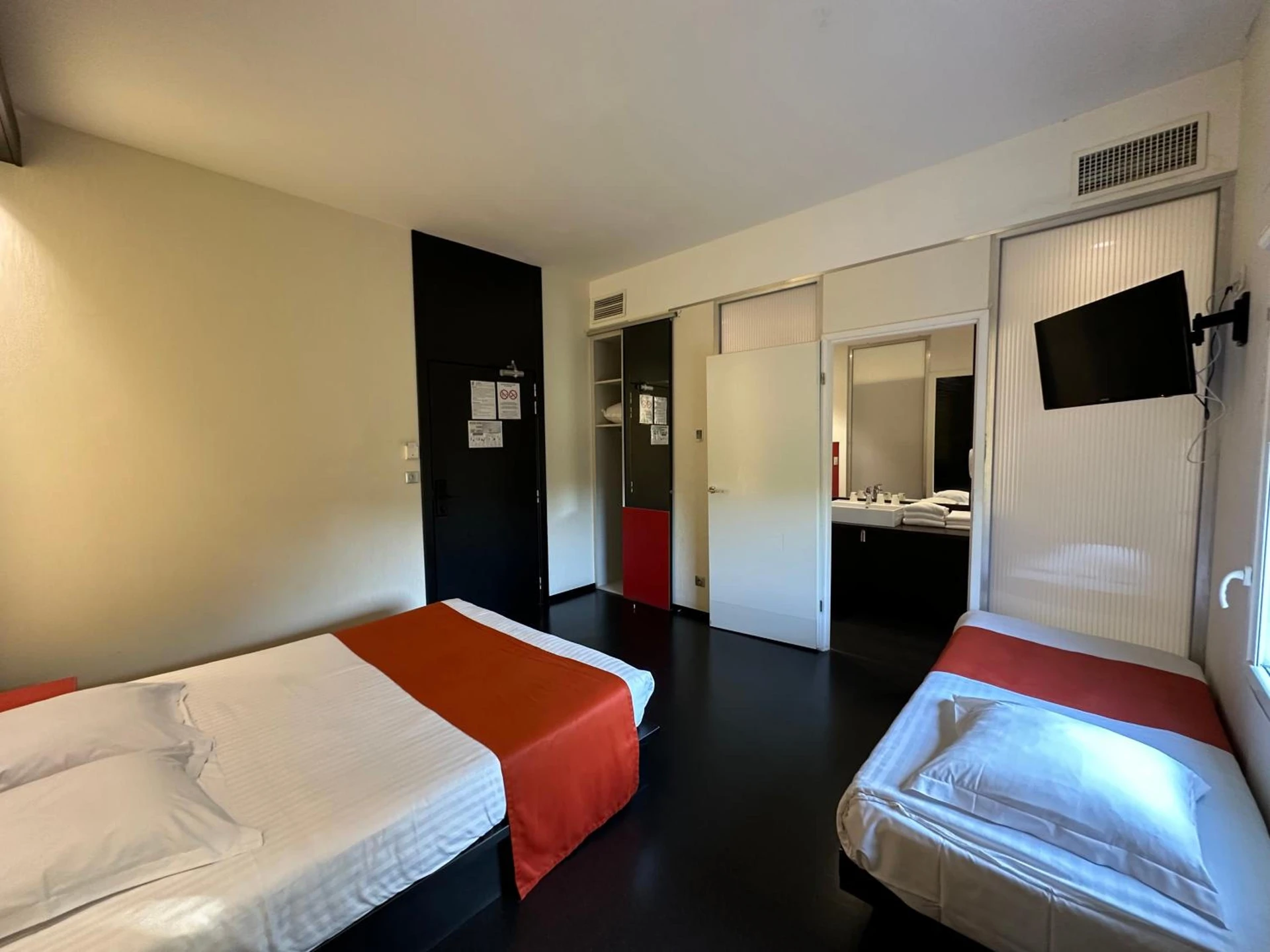 Chambre disponible pour un séminaire d'entreprise à Hôtel Gardenia Bordeaux Est - Yvrac