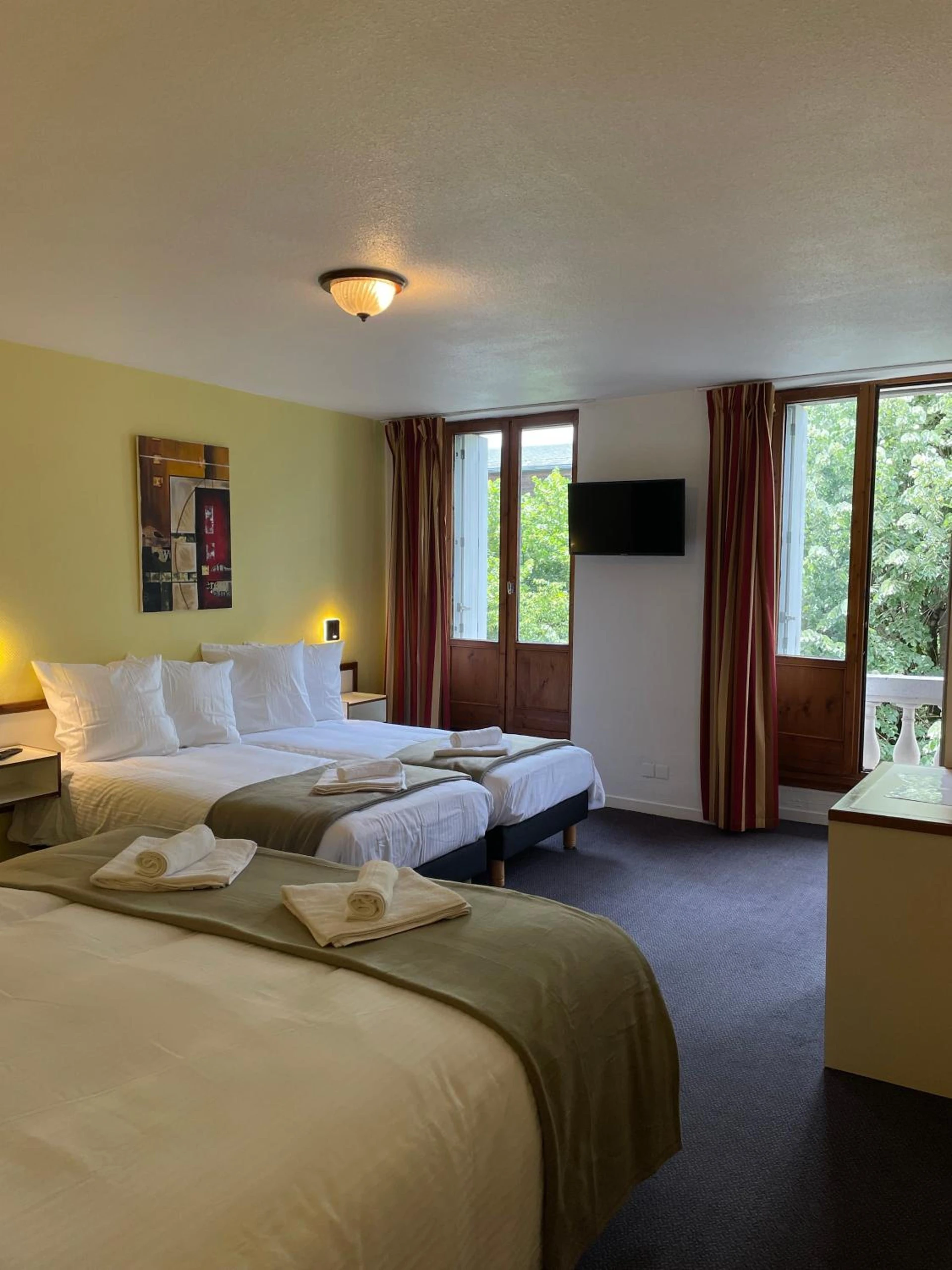 Magnifique chambre pour un séminaire d'entreprise à HOTEL & SPA GASQUET - Luchon