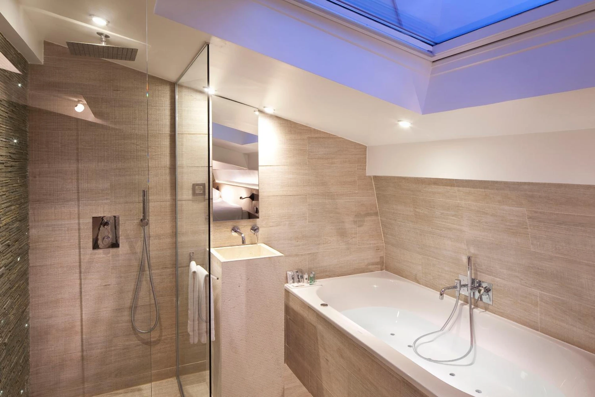 Chambre à Georgette Hôtel & Restaurant - Organiser un séminaire d'entreprise à Paris