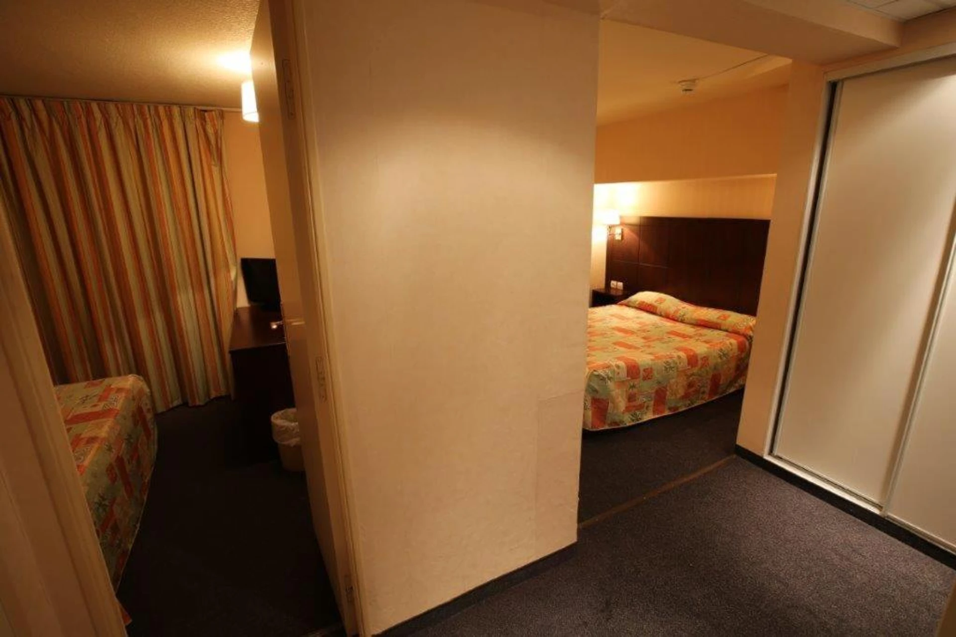 Chambre disponible pour un séminaire d'entreprise à Hôtel Gloria & Avenue - Lourdes