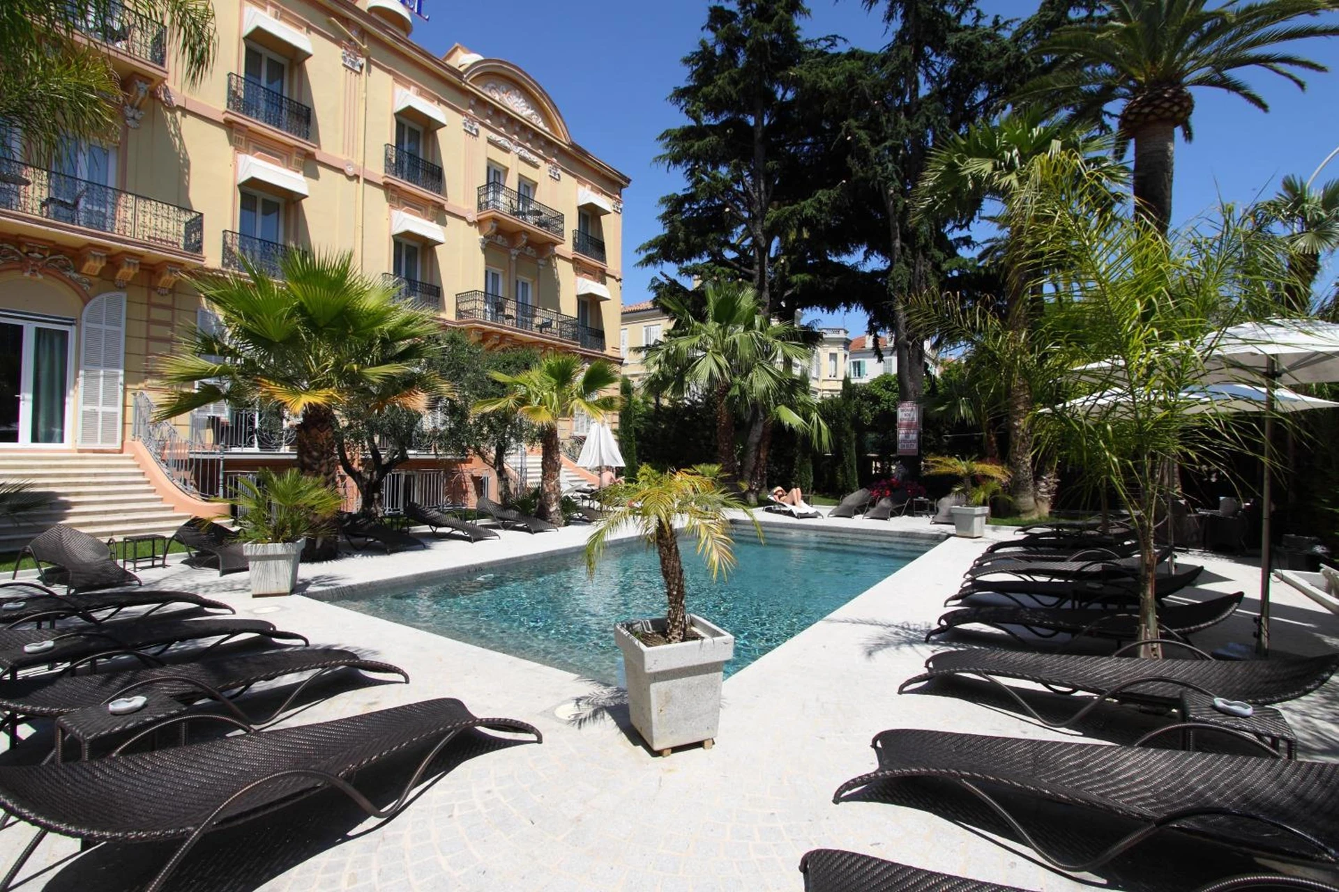 Lieu convivial pour un séminaire d'entreprise à GOLDEN TULIP CANNES HOTEL de PARIS - Cannes - En savoir plus 