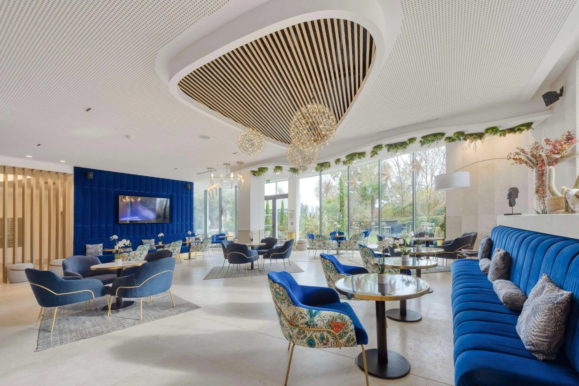 Organiser un séminaire d'entreprise : GOLDEN TULIP LYON OUEST TECHLID Hotel & Spa à limonest
