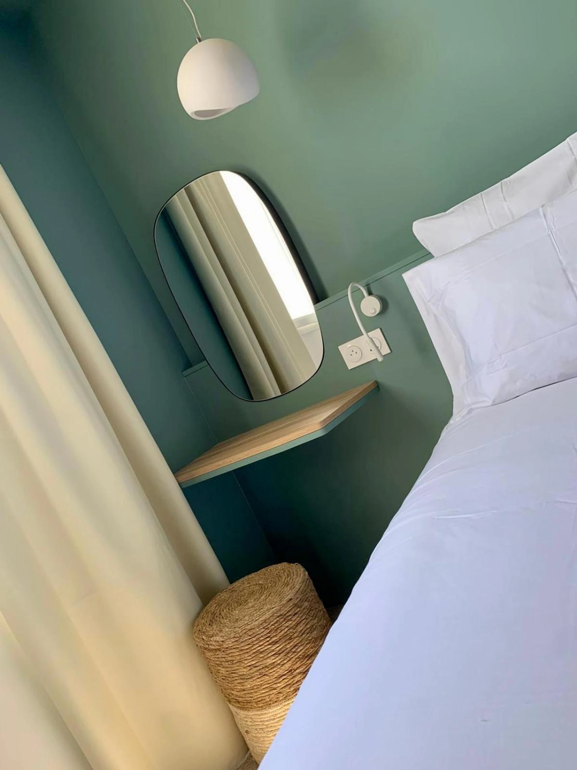 Magnifique chambre pour un séminaire d'entreprise à Golden Tulip Martigues Provence - Martigues