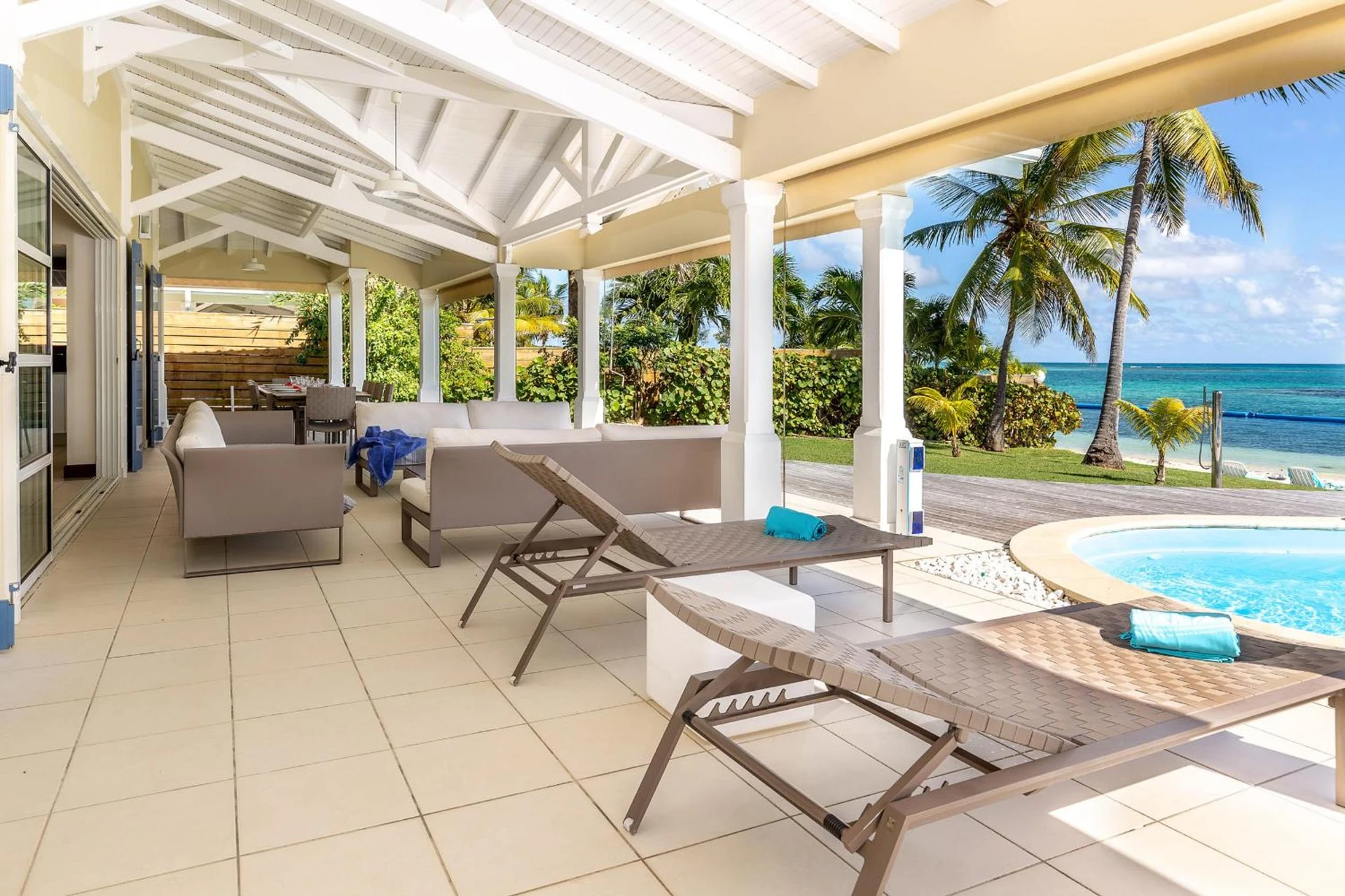 Organiser un séminaire d'entreprise : Villa Marine 5 étoiles sur la plage du lagon à deux pas du golf à saint-francois