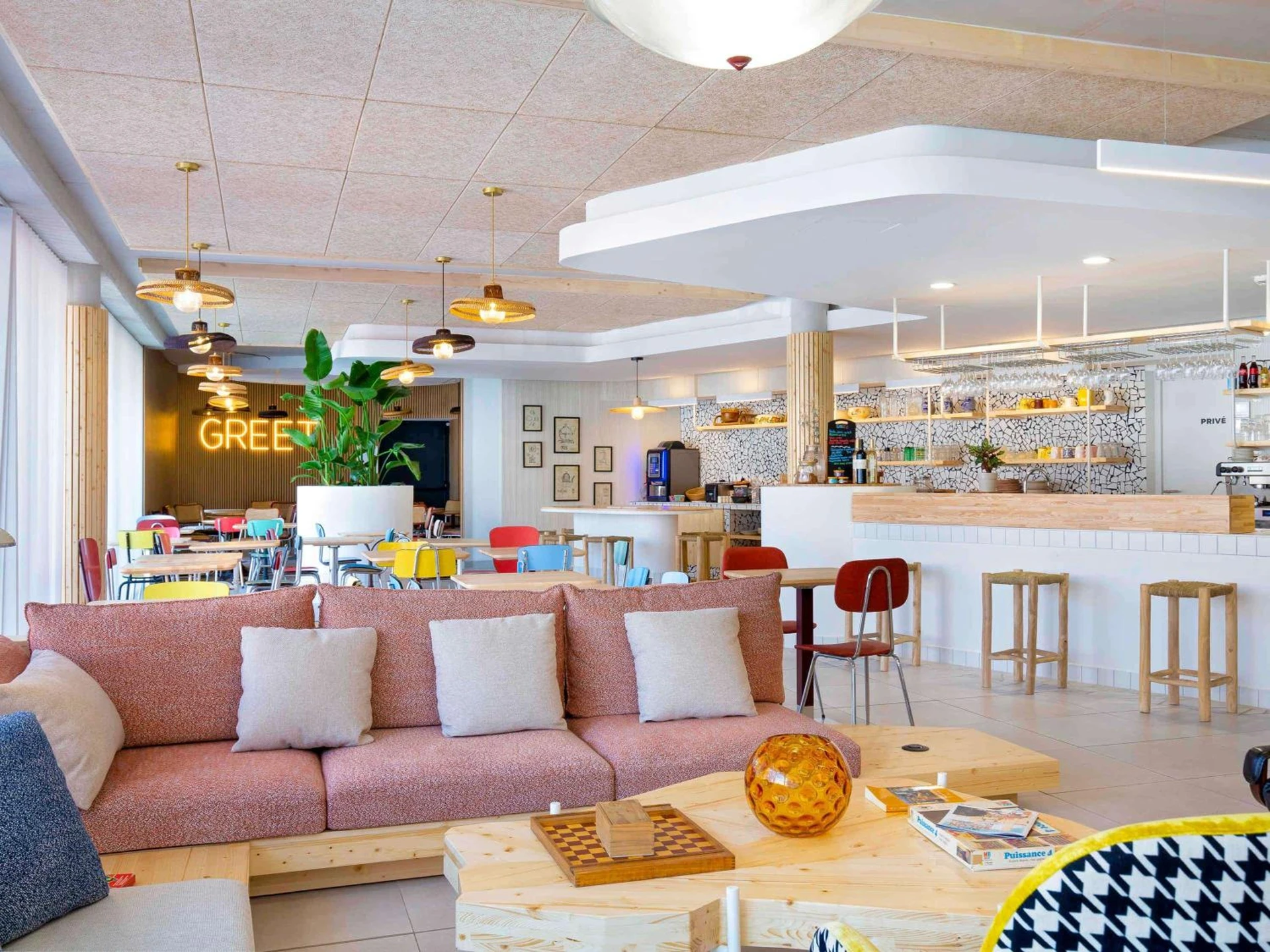 Ambiance de travail pour séminaire d'entreprise à greet hotel Salon de Provence - Salon-de-Provence