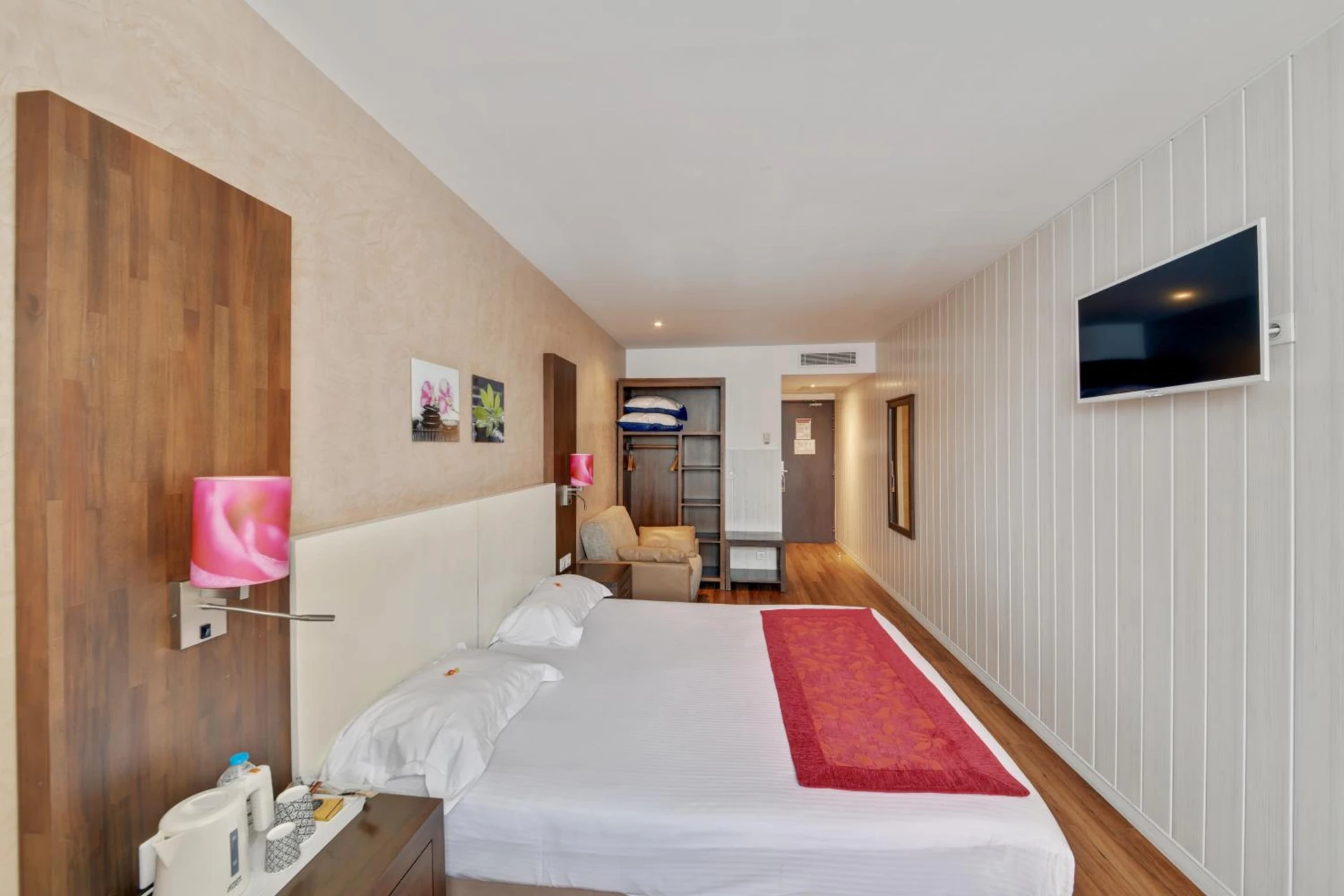 Organiser un séminaire d'entreprise : HOTEL PARIS PACIFIC PARIS-VILLEJUIF- PRES DU METRO L'HAY LES ROSES LIGNE 14 - Direct PARIS-AEROPORT ORLY ET INSTITUT GUSTAVE ROUSSI à paris-15e-arrondissement