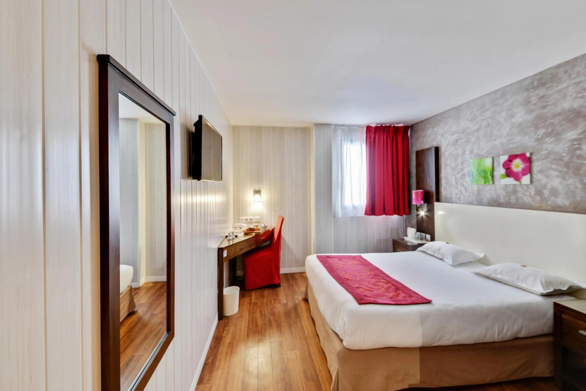 Organiser un séminaire d'entreprise : HOTEL PARIS PACIFIC PARIS-VILLEJUIF- PRES DU METRO L'HAY LES ROSES LIGNE 14 - Direct PARIS-AEROPORT ORLY ET INSTITUT GUSTAVE ROUSSI à paris-15e-arrondissement
