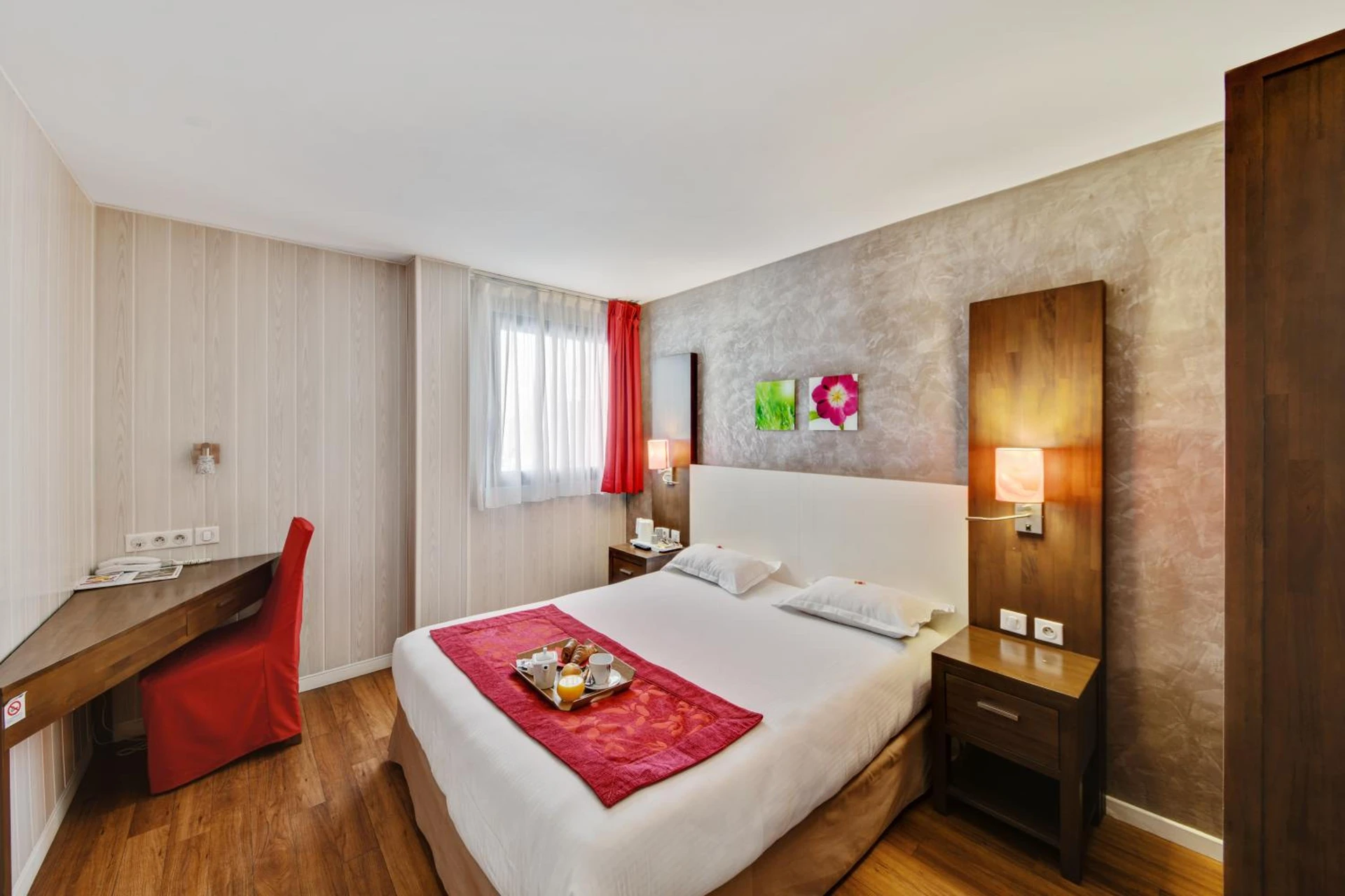 Chambre disponible pour un séminaire d'entreprise à HOTEL PARIS PACIFIC PARIS-VILLEJUIF- PRES DU METRO L'HAY LES ROSES LIGNE 14 - Direct PARIS-AEROPORT ORLY ET INSTITUT GUSTAVE ROUSSI - Villejuif