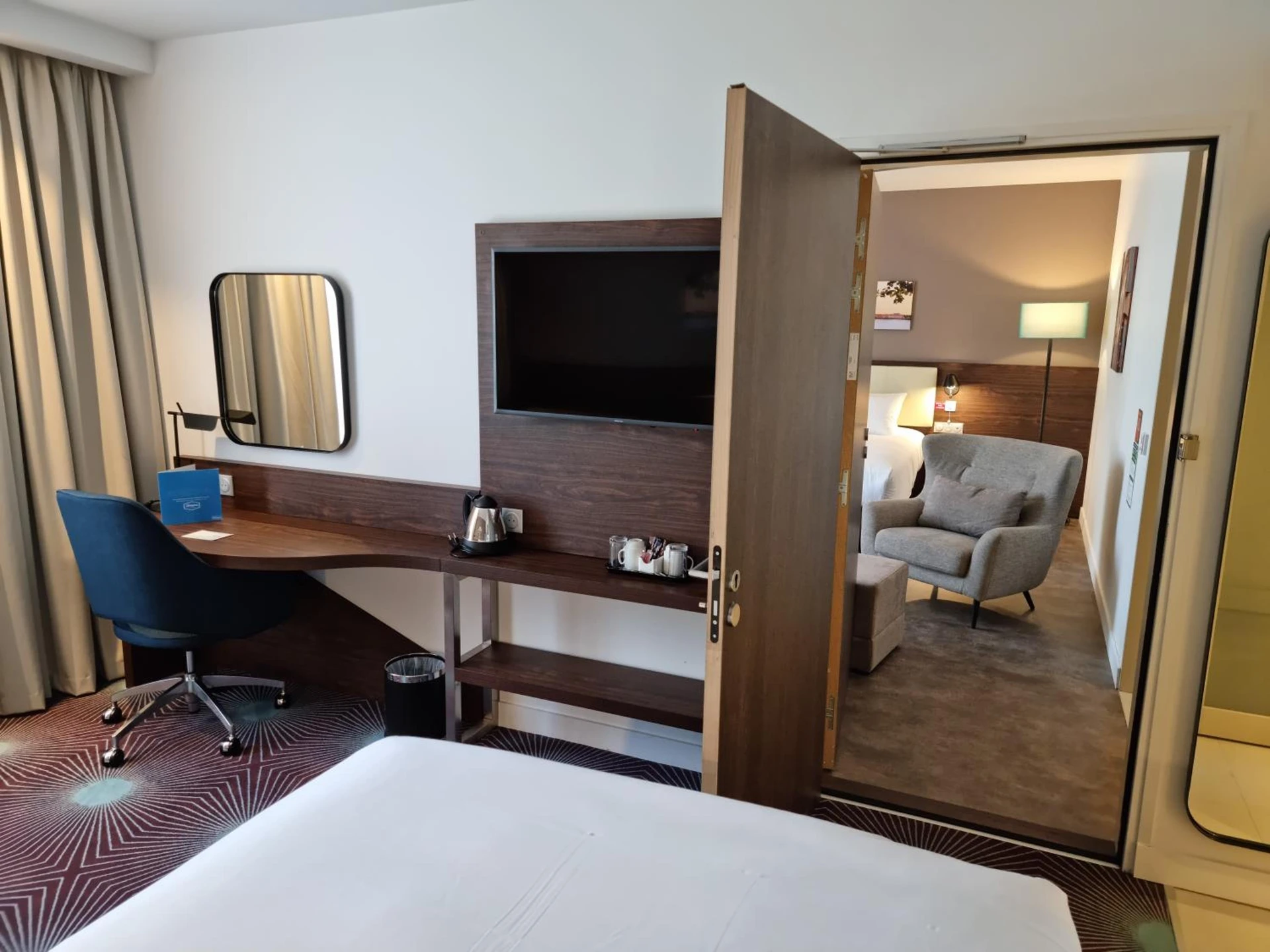 Magnifique chambre pour un séminaire d'entreprise à Hampton By Hilton Toulouse Airport - Blagnac