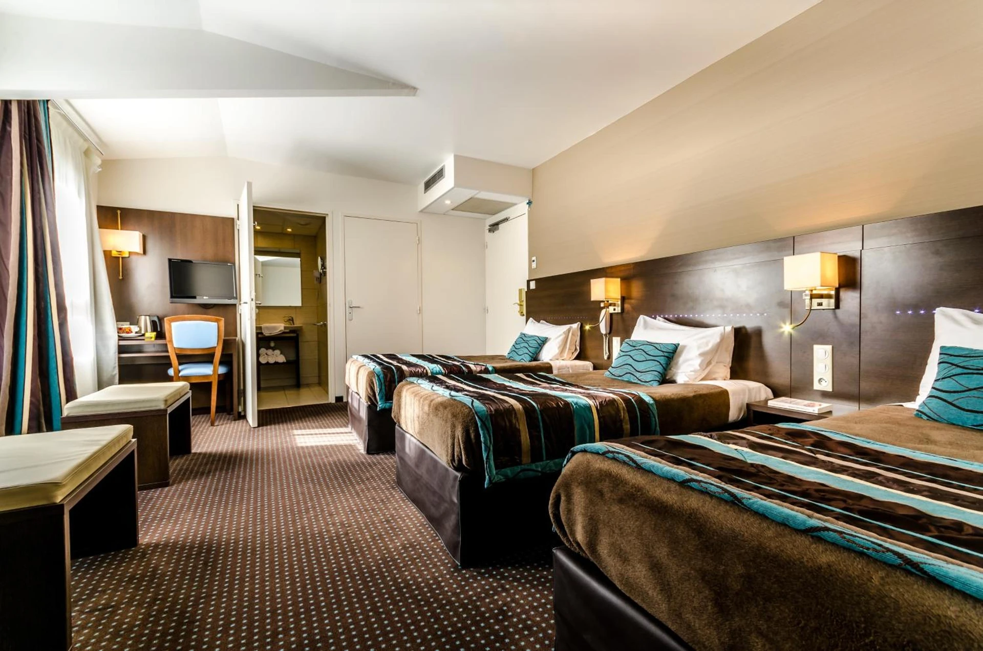Magnifique chambre pour un séminaire d'entreprise à Helgon Hotel - Lourdes Pyrénées - Lourdes