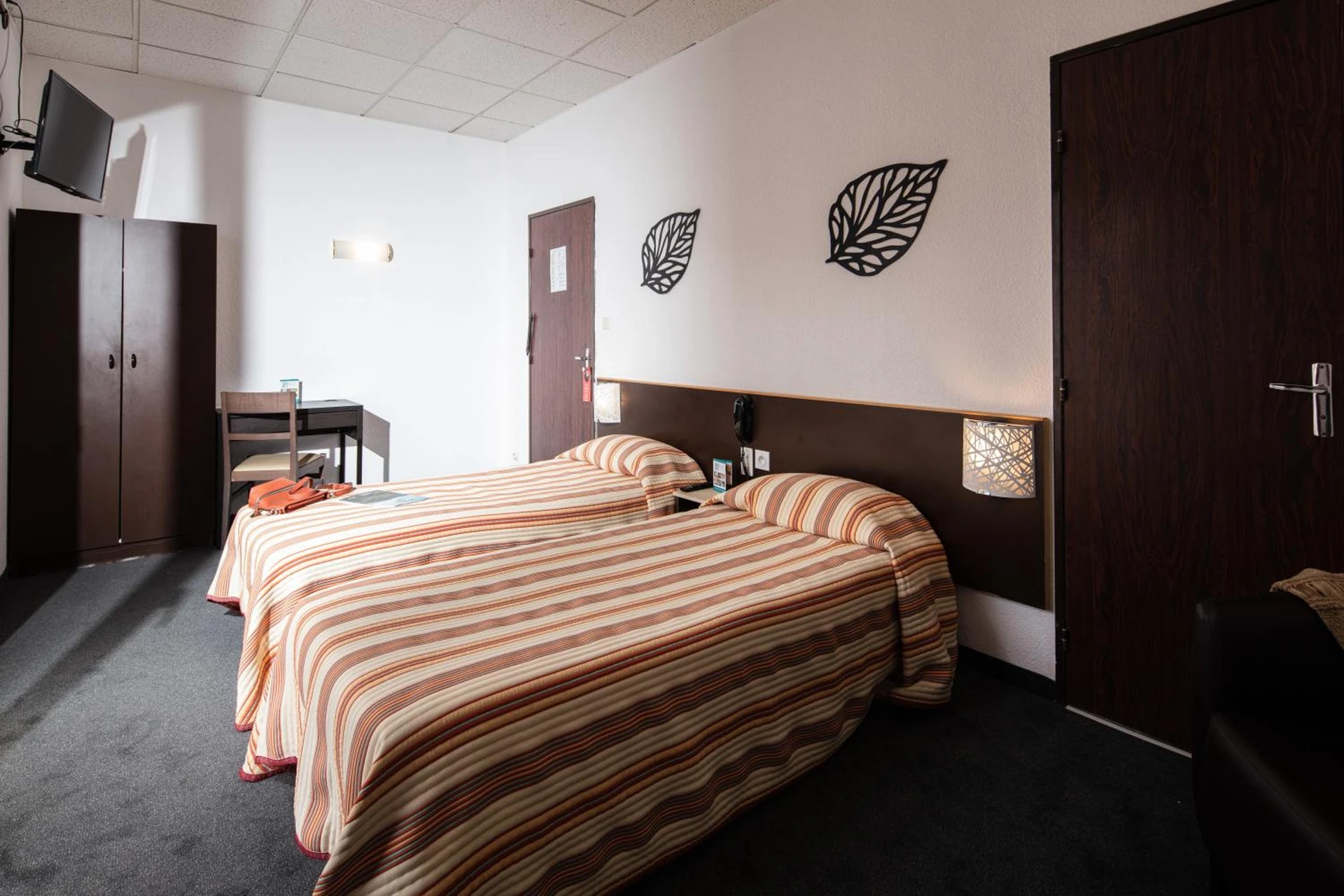 Chambre disponible pour un séminaire d'entreprise à Hôtel Hélianthe - Lourdes