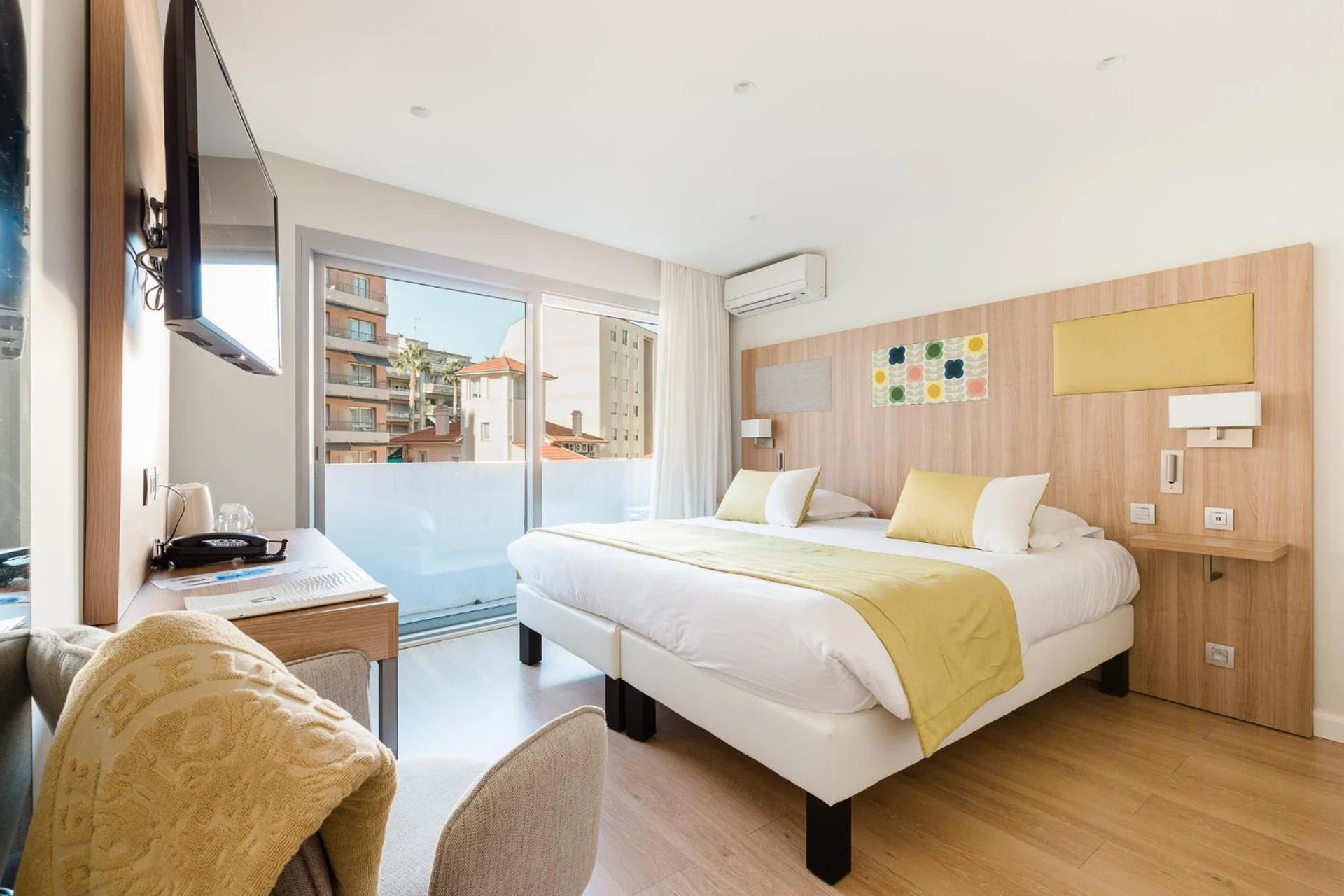 Organiser un séminaire d'entreprise : Hôtel Hélios à juan-les-pins