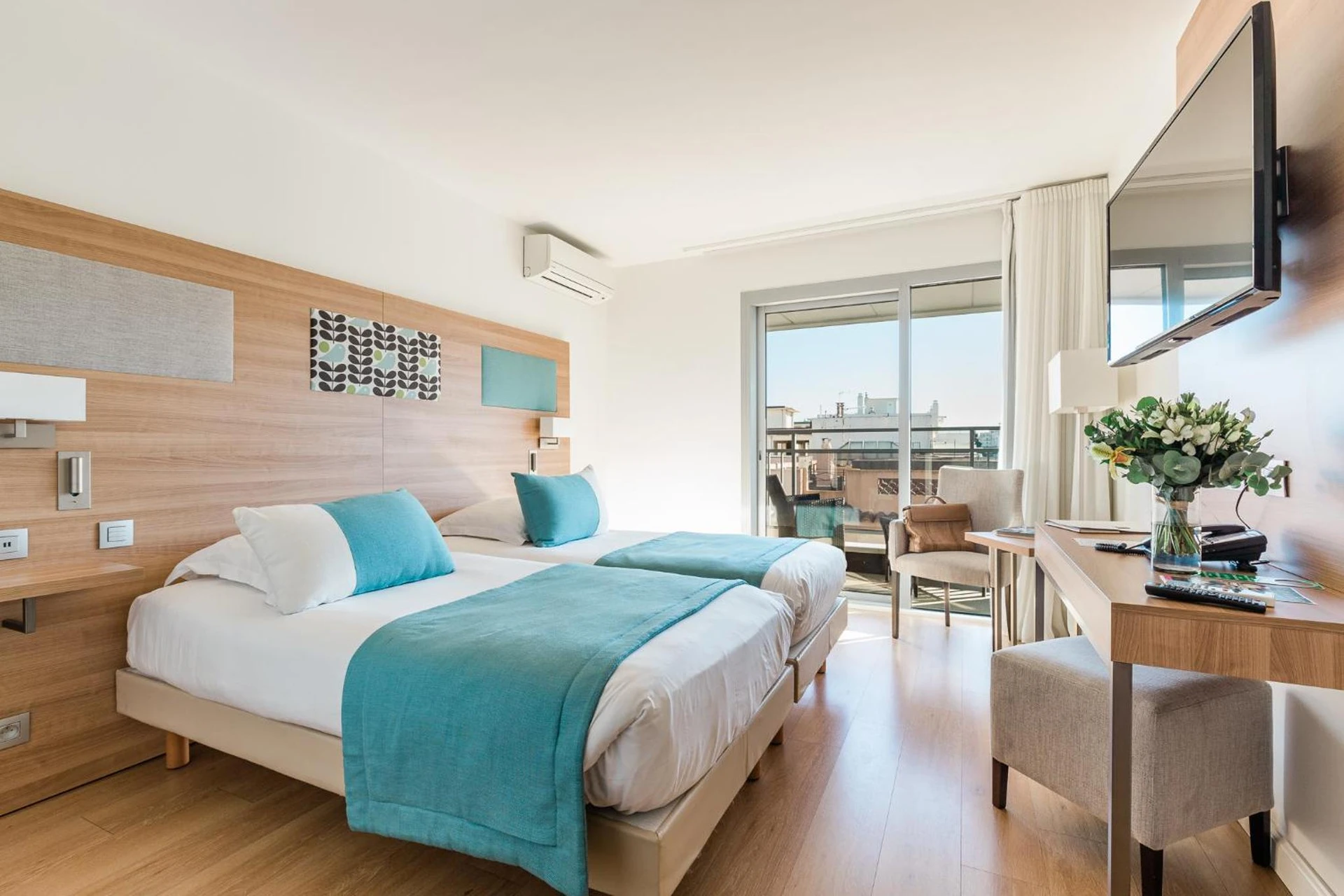 Chambre disponible pour un séminaire d'entreprise à Hôtel Hélios - Juan-les-Pins