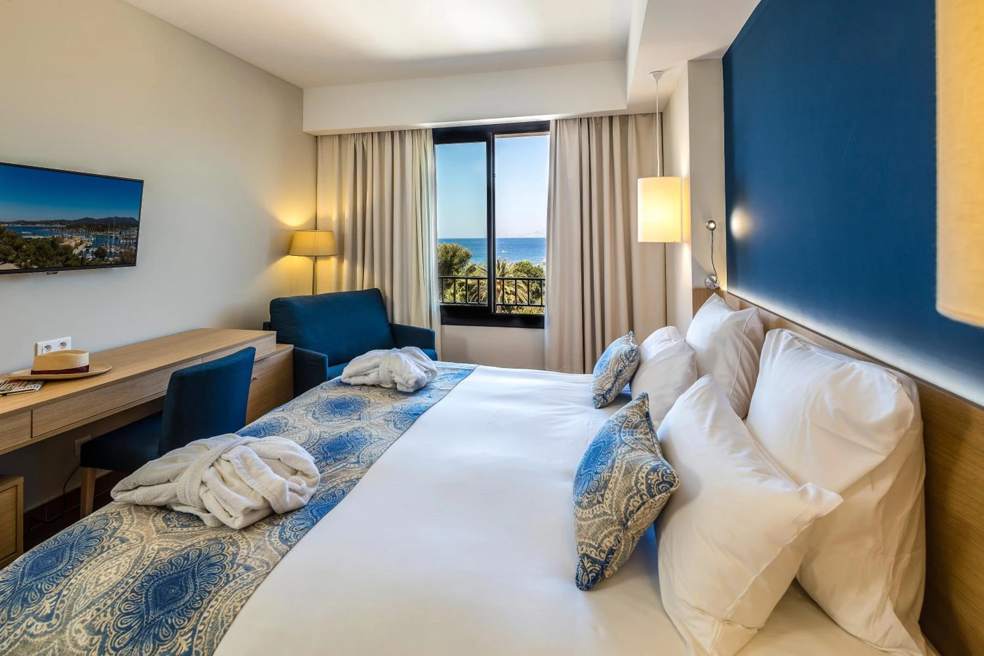Chambre disponible pour un séminaire d'entreprise à Hôtel Helios & SPA - Ile des Embiez - Six-Fours-les-Plages