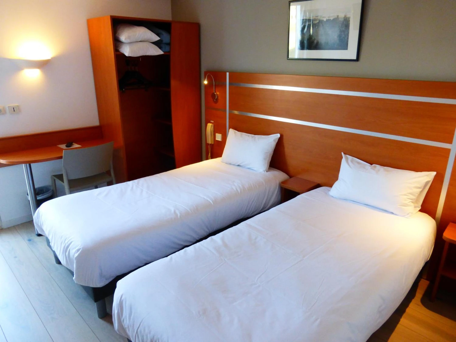Chambre disponible pour un séminaire d'entreprise à Hotel & Restaurant Heliotel - Montferrier-sur-Lez